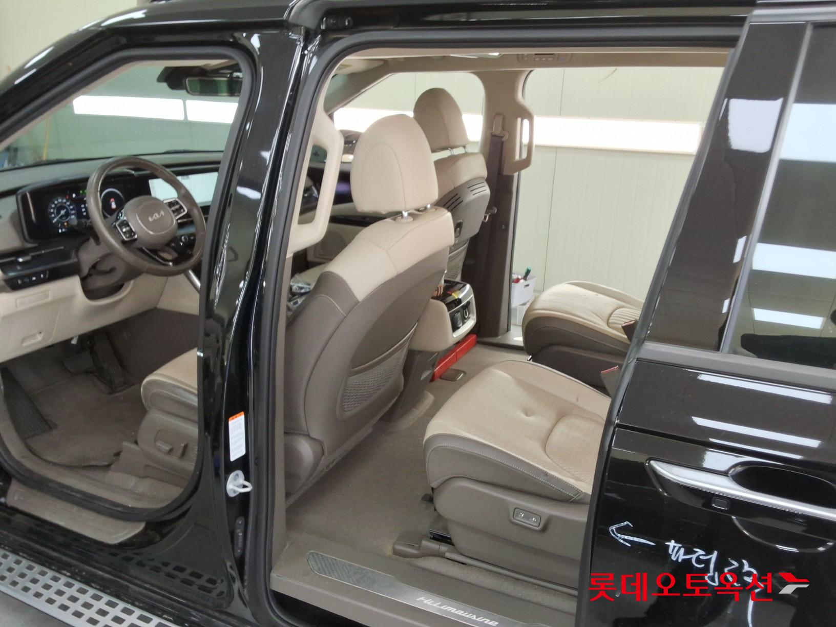 2023 - kia carnival