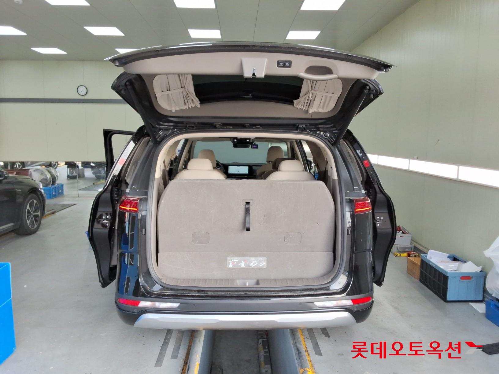 2023 - kia carnival