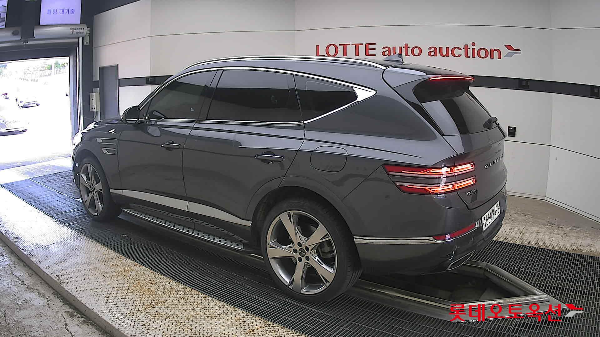 2021 - genesis gv80