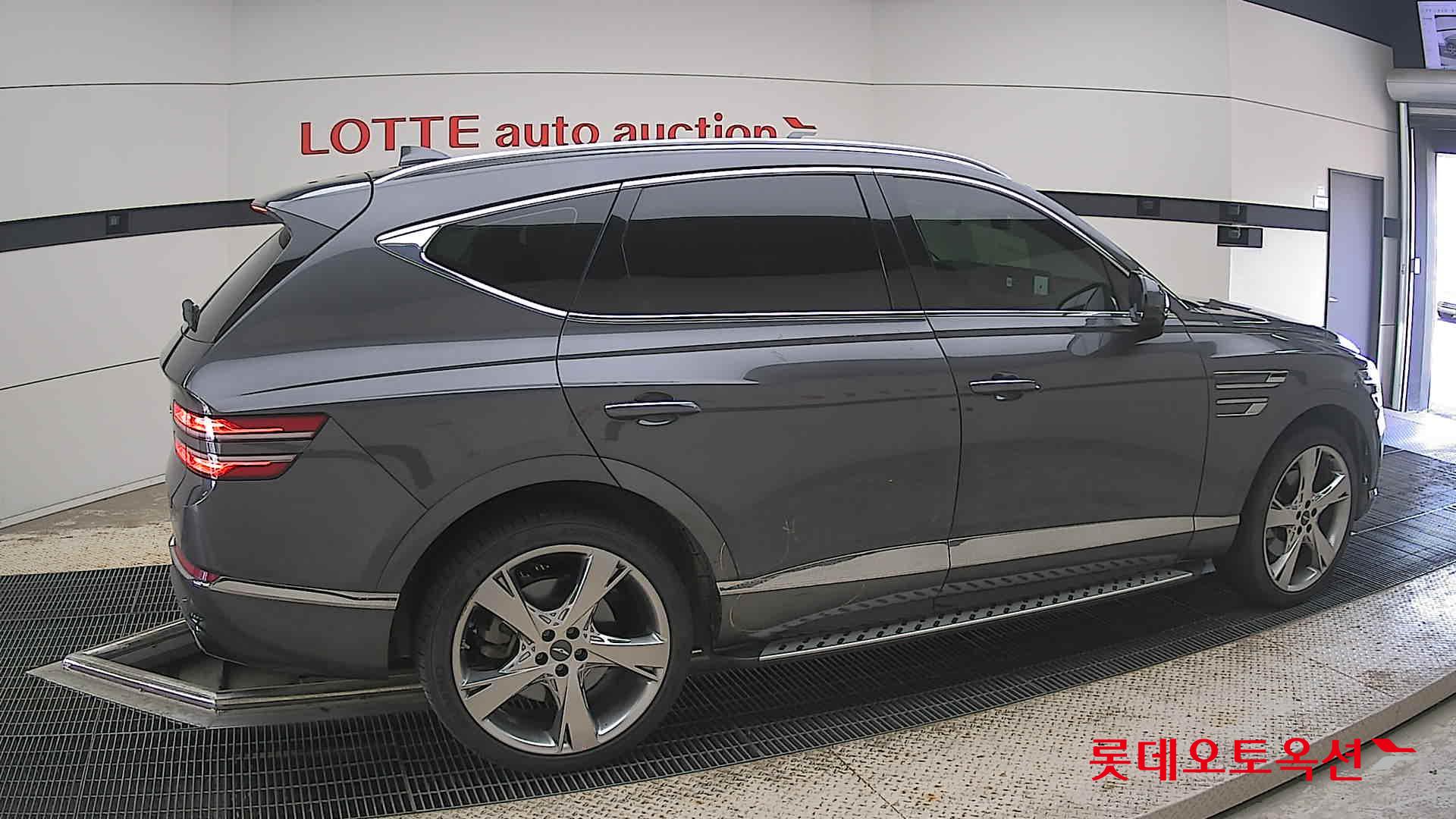 2021 - genesis gv80