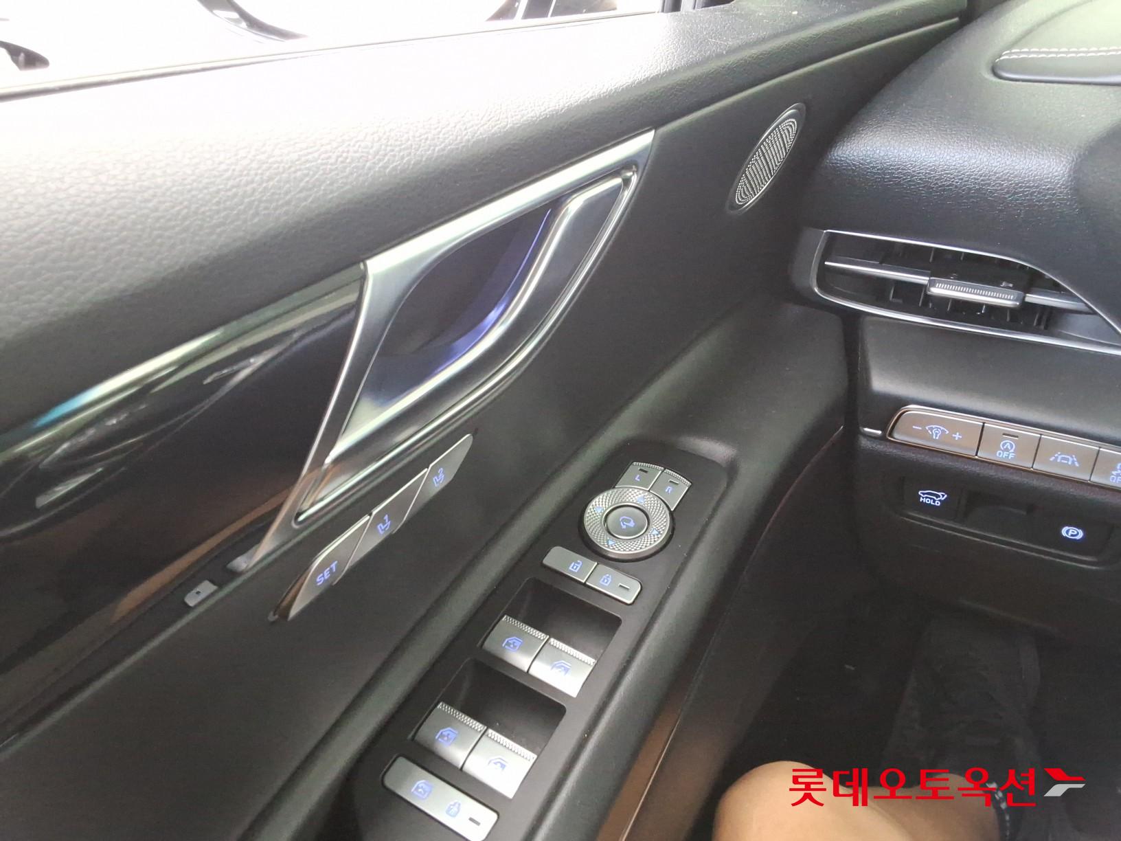 2021 - genesis gv80