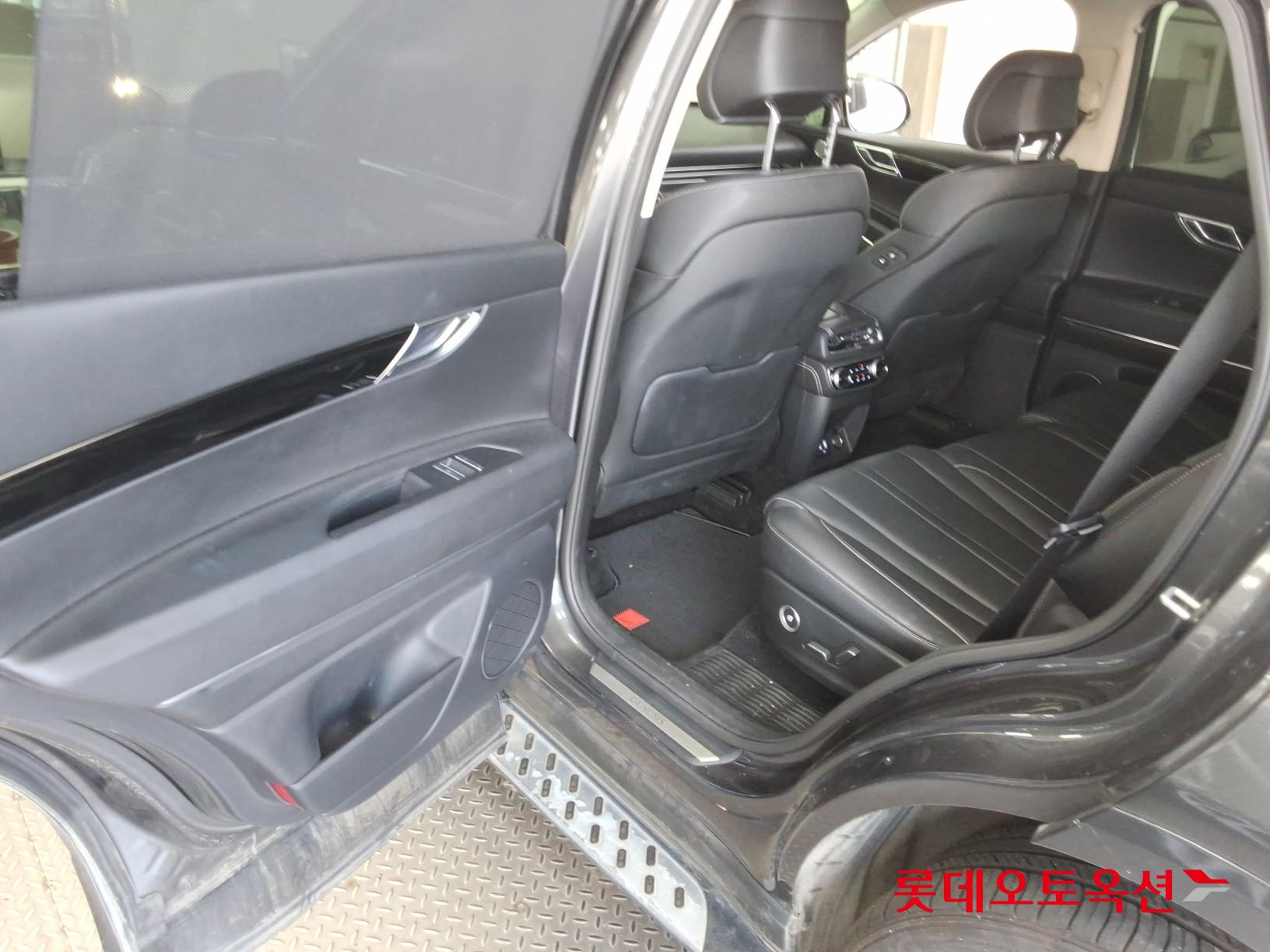 2021 - genesis gv80