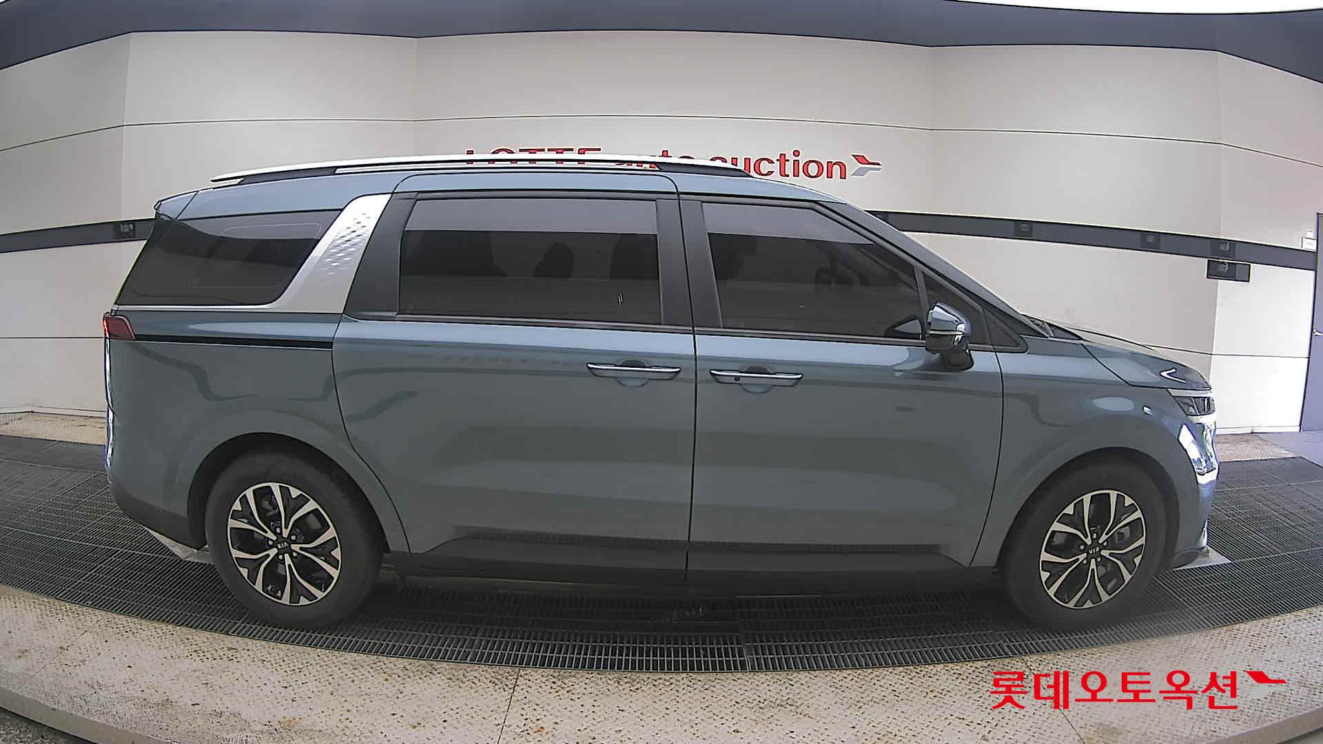 2021 - kia carnival