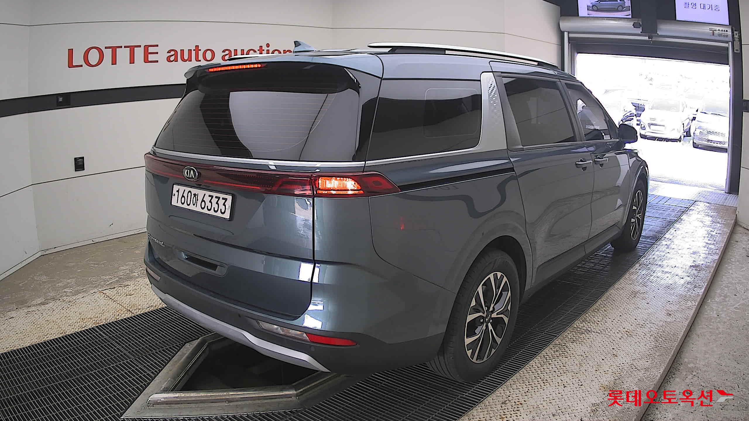 2021 - kia carnival