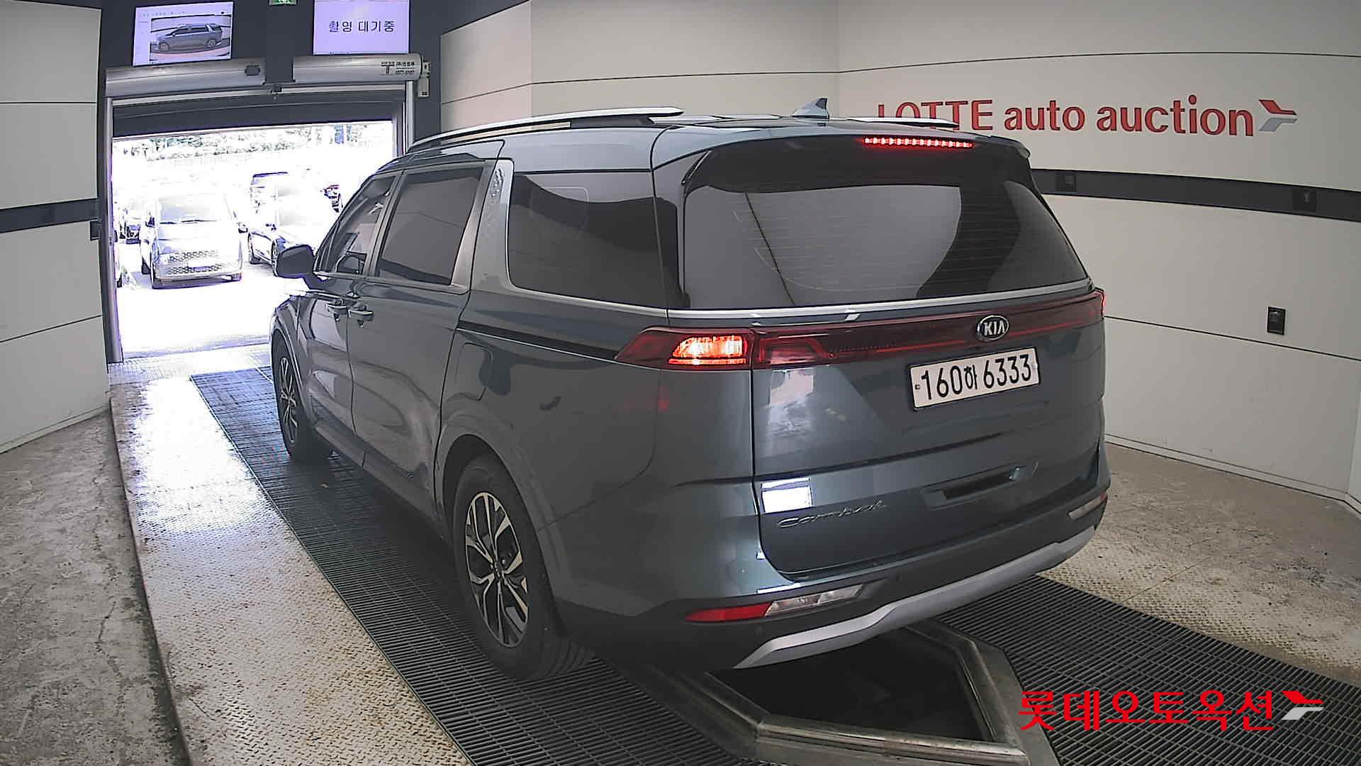 2021 - kia carnival