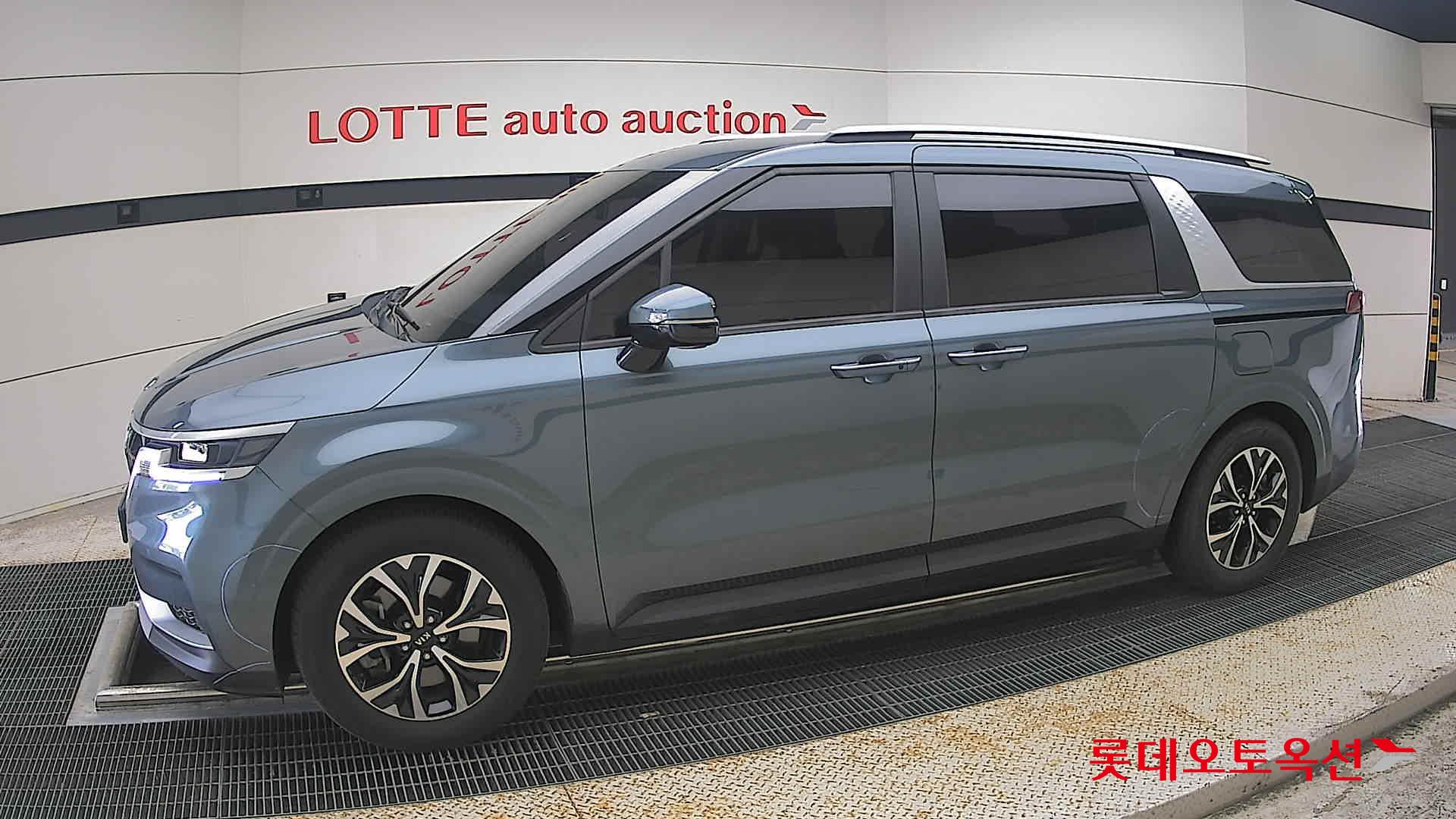 2021 - kia carnival