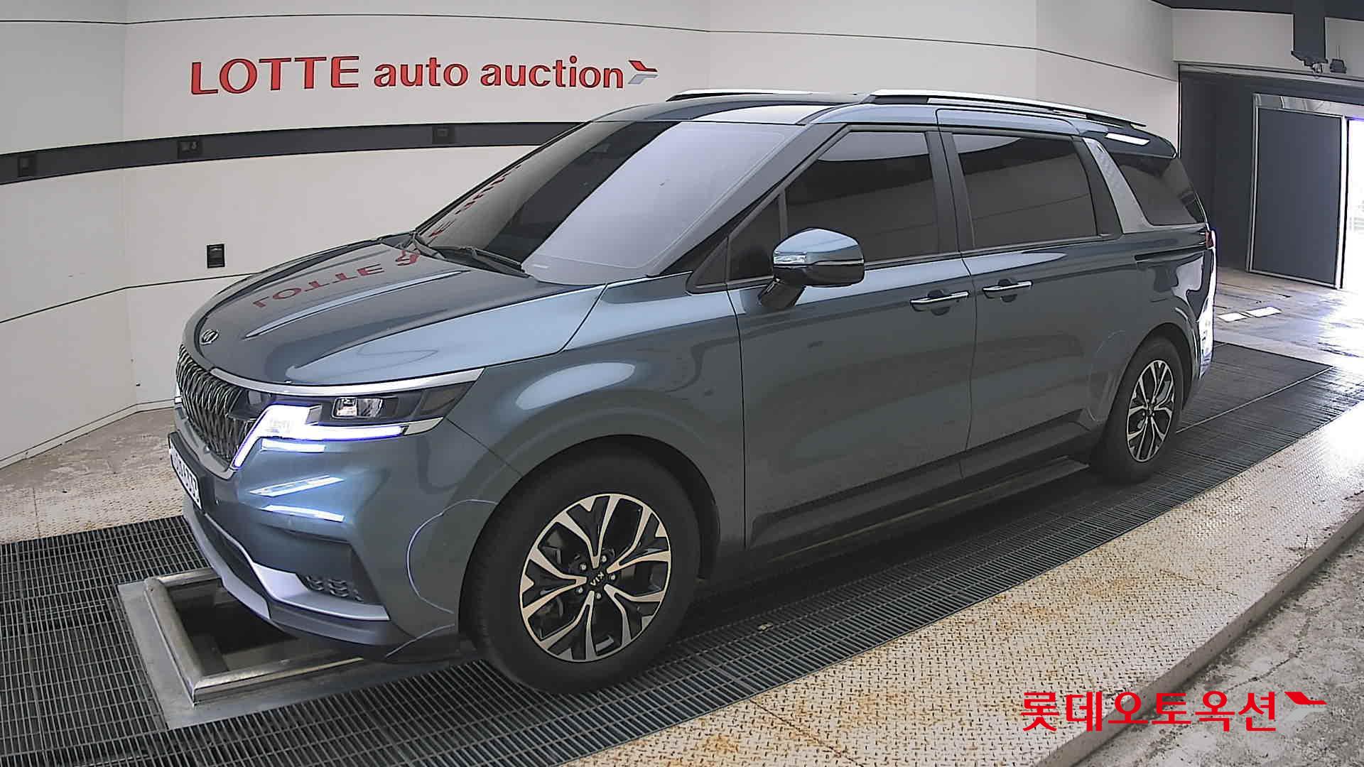 2021 - kia carnival
