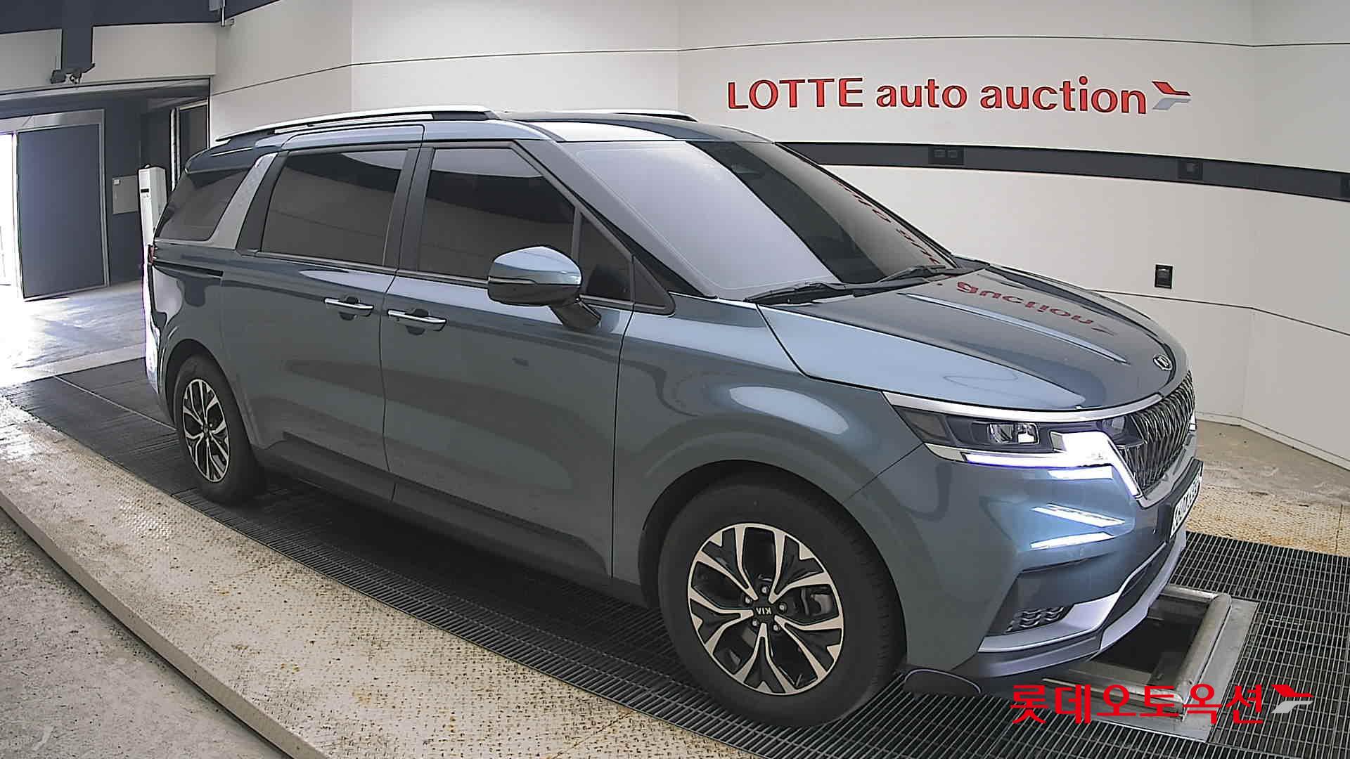2021 - kia carnival
