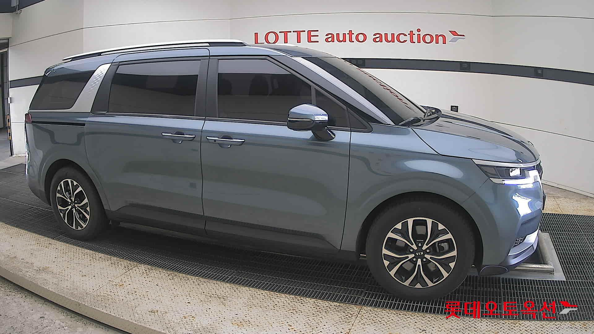 2021 - kia carnival
