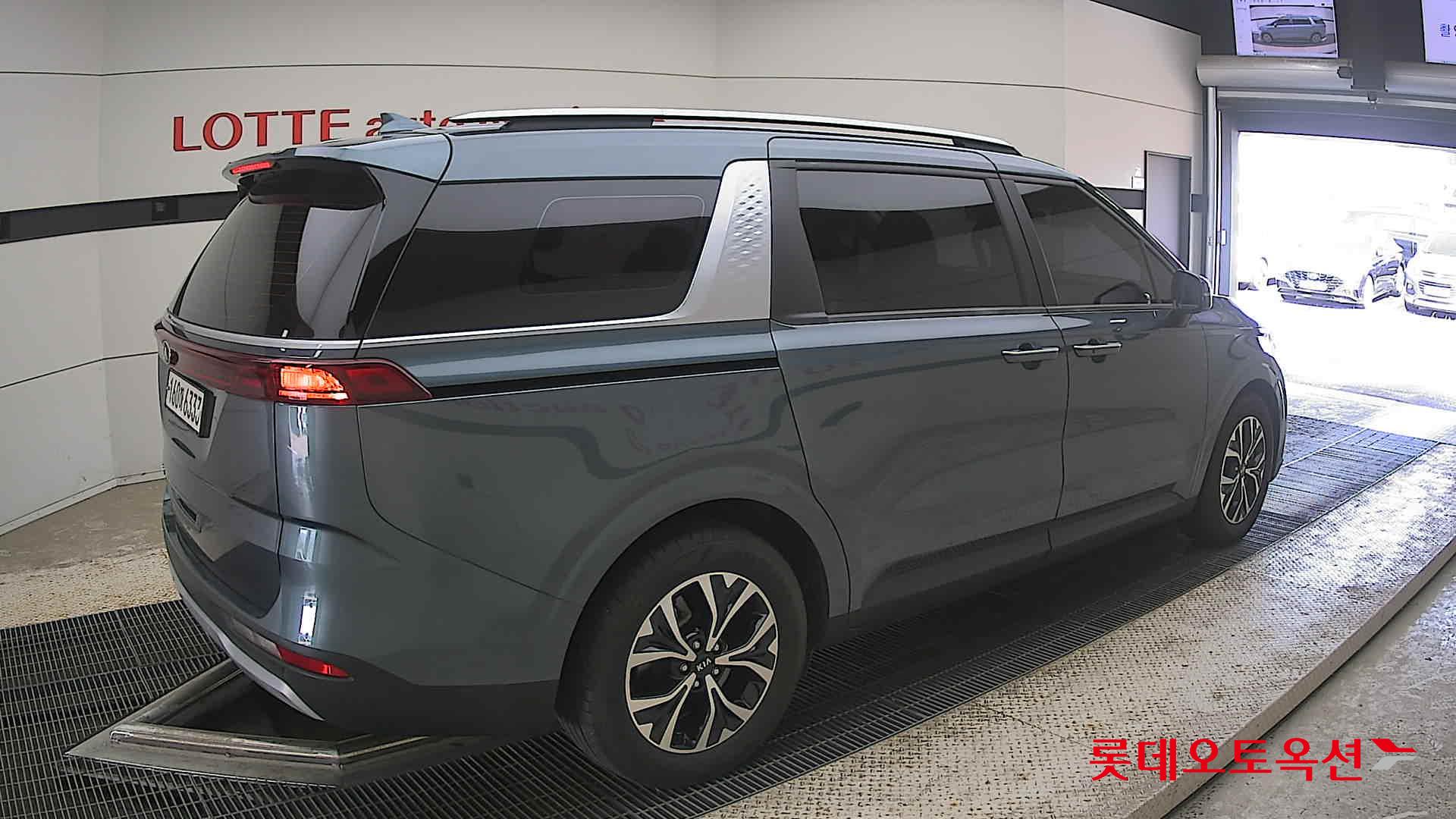 2021 - kia carnival