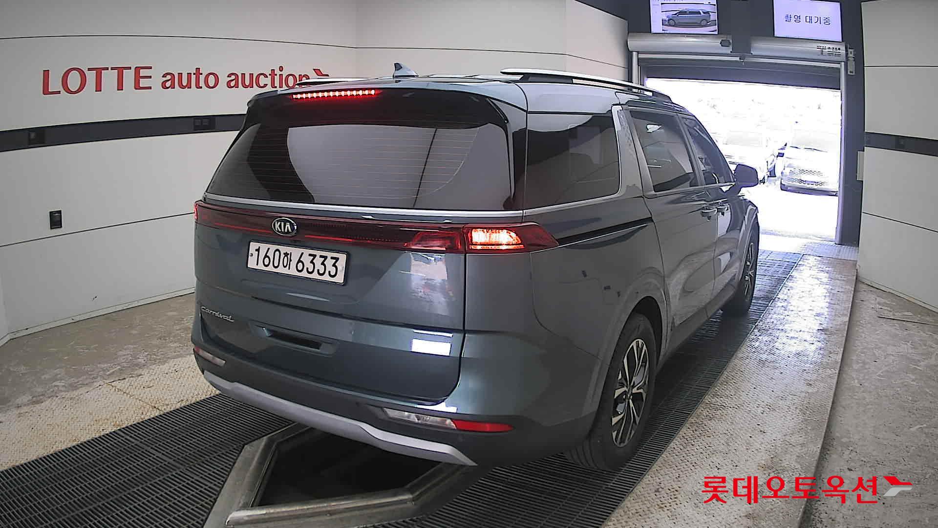 2021 - kia carnival