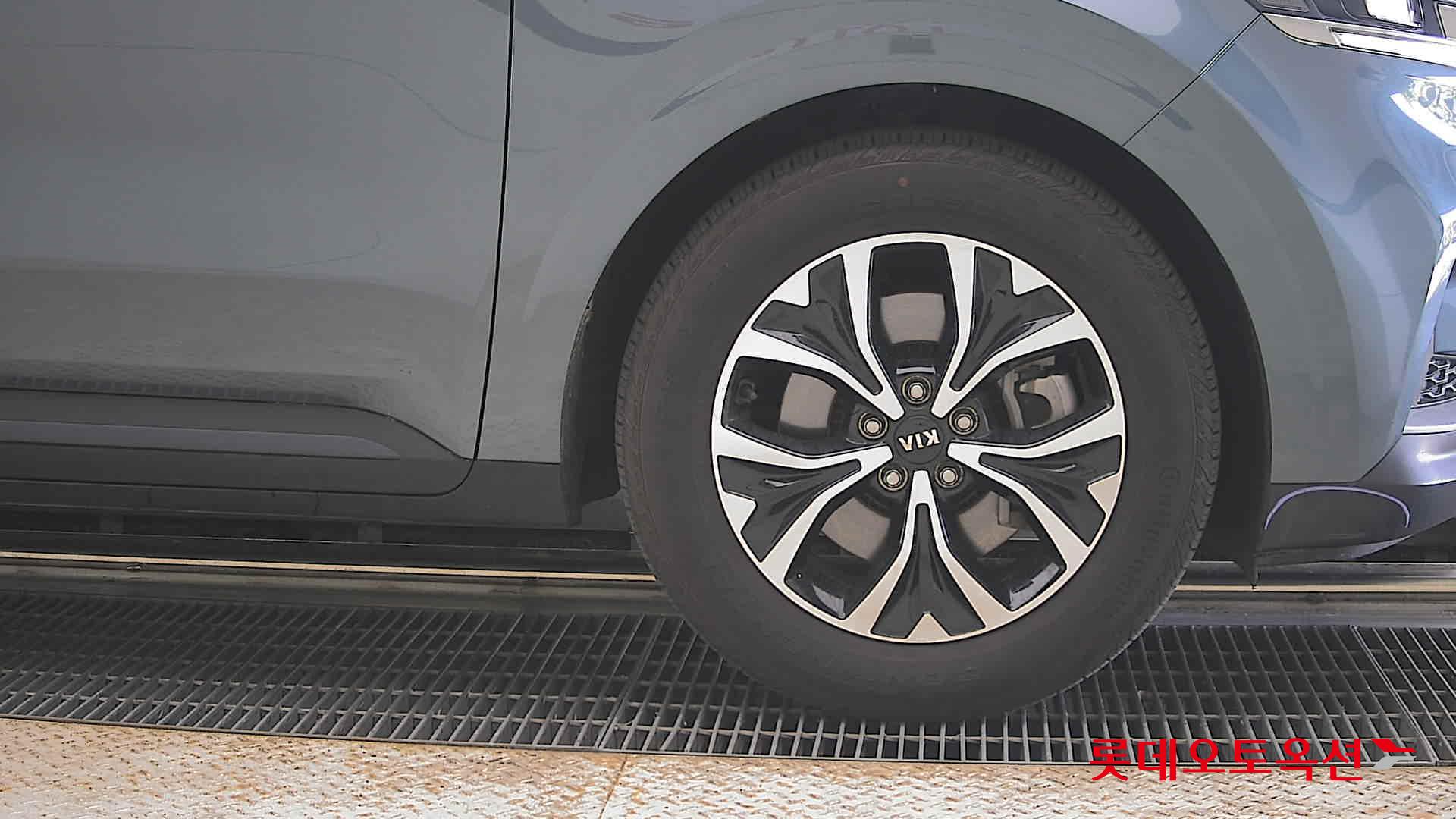 2021 - kia carnival