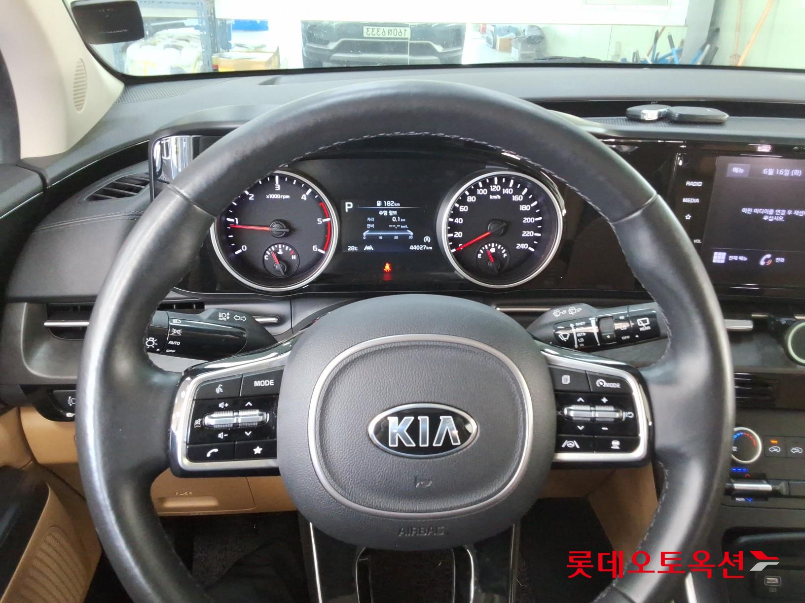 2021 - kia carnival
