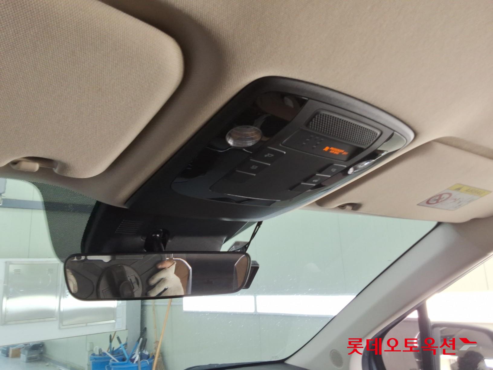 2021 - kia carnival