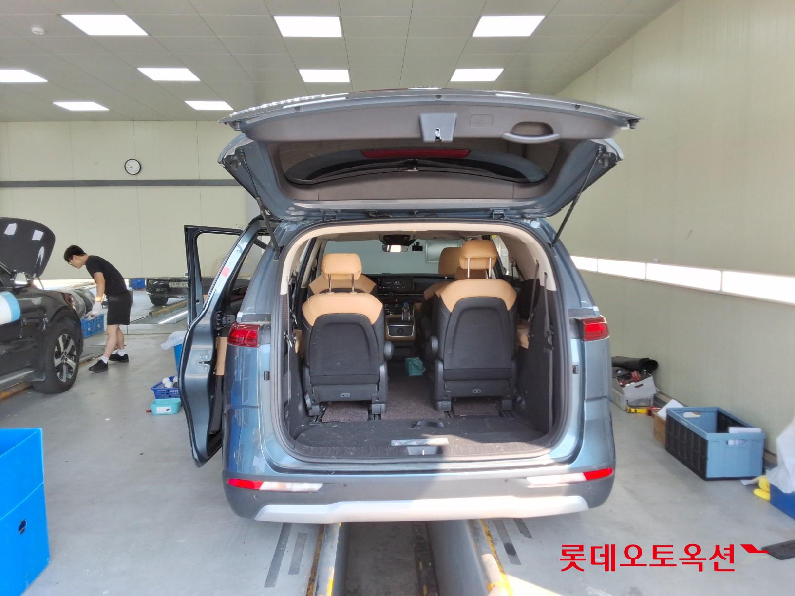 2021 - kia carnival