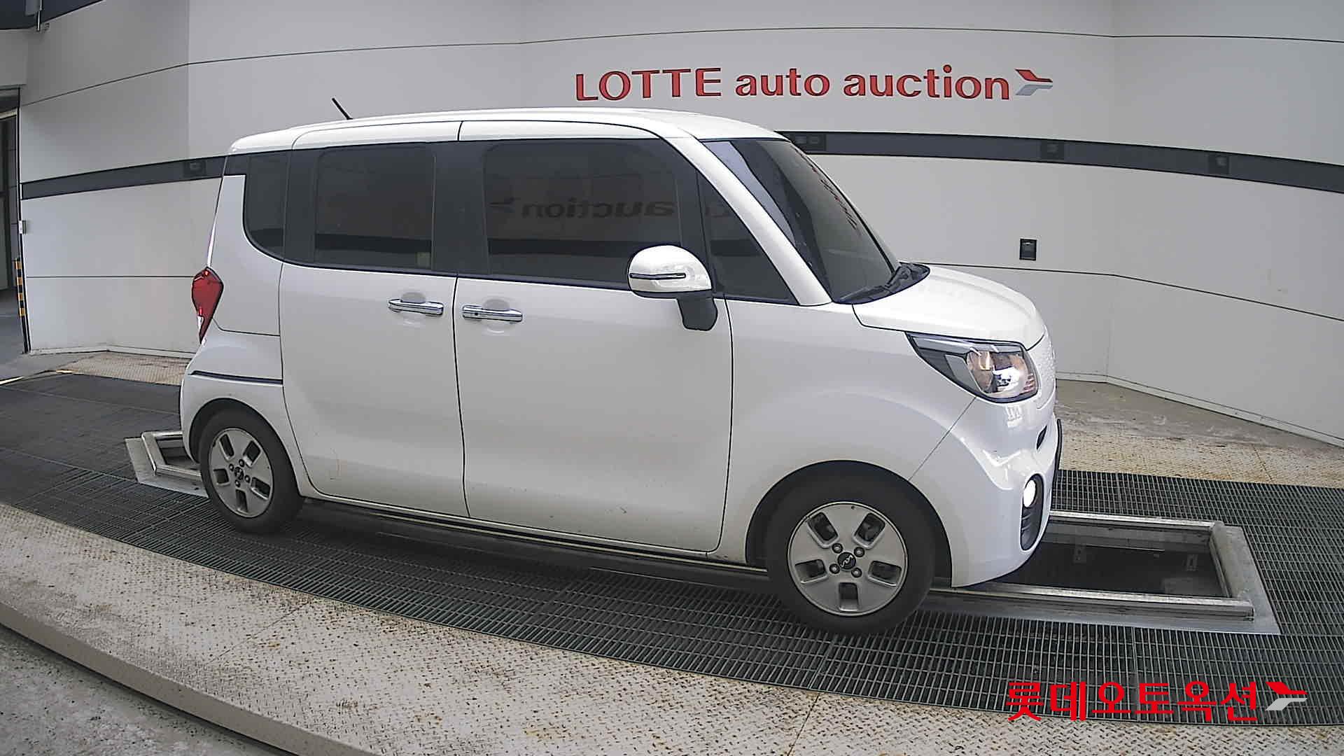 2022 - kia ray