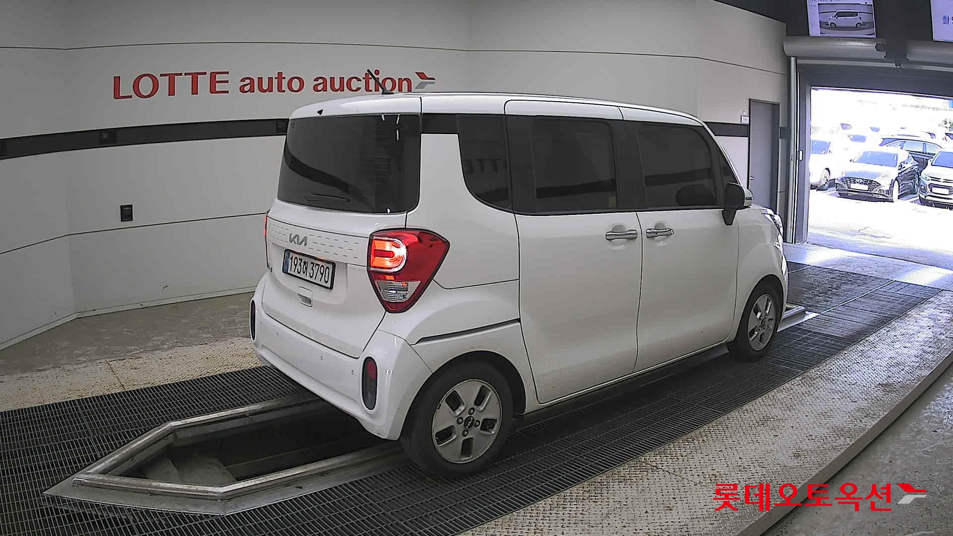 2022 - kia ray