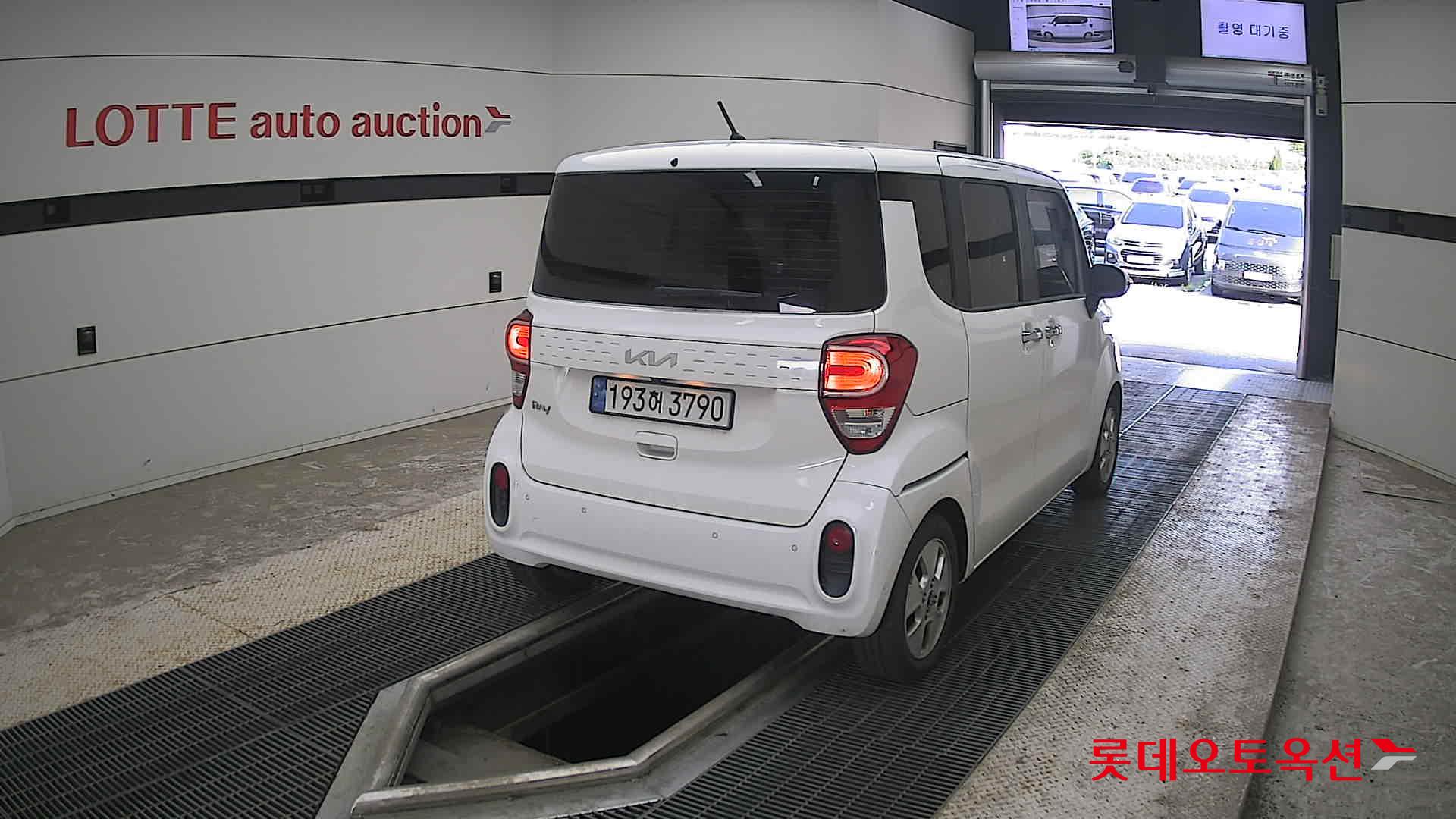 2022 - kia ray