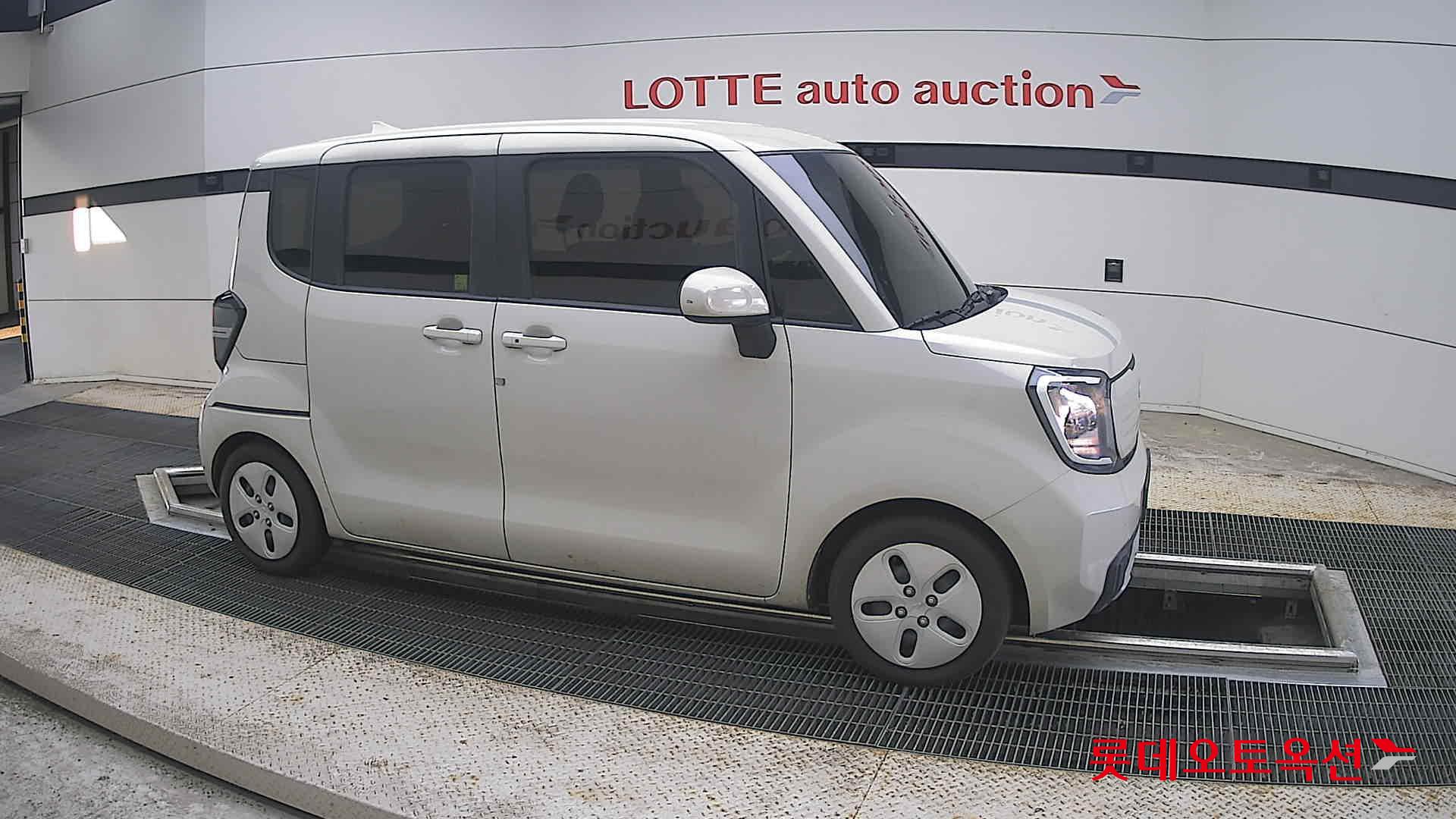 2023 - kia ray