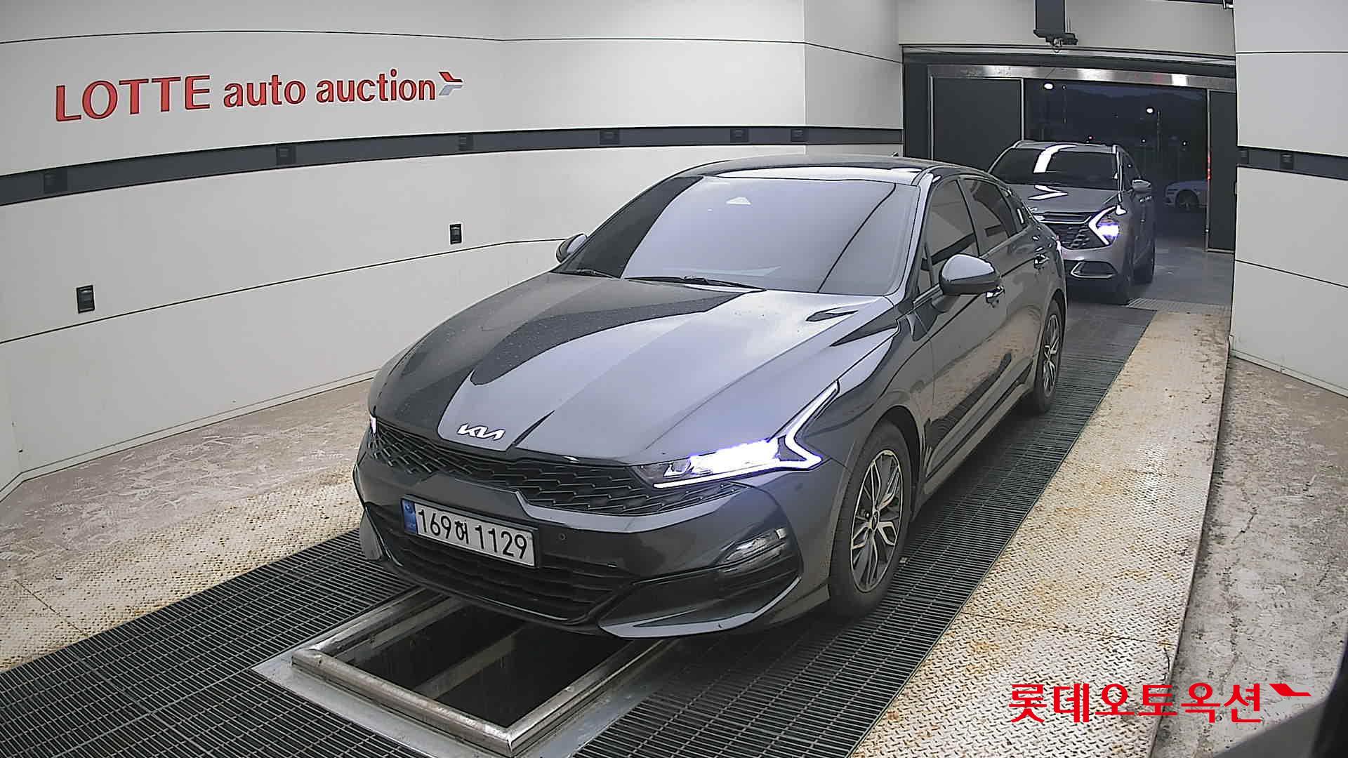 2022 - kia k5