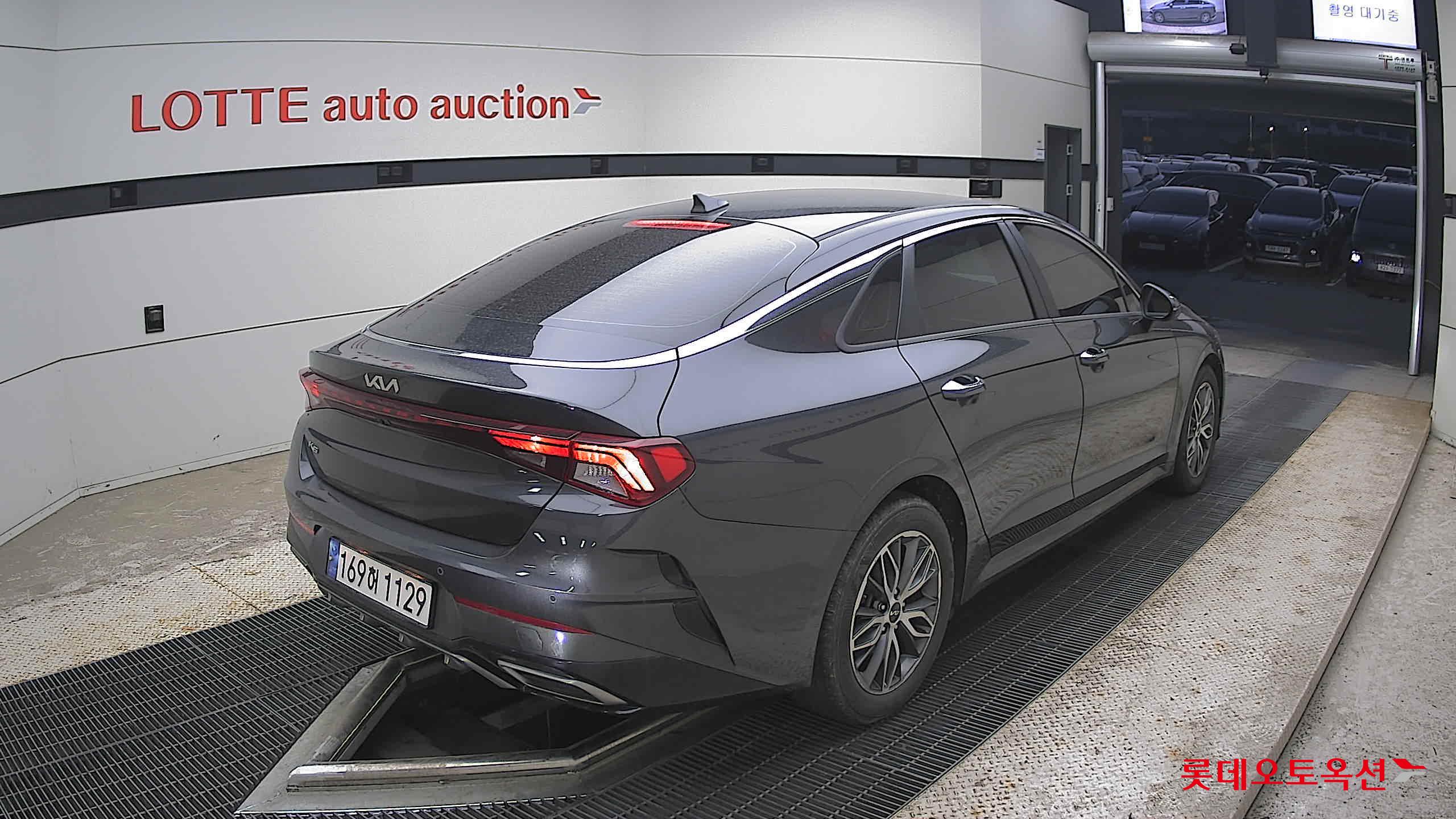 2022 - kia k5