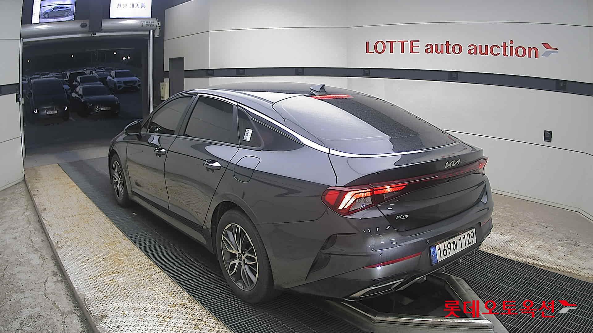 2022 - kia k5