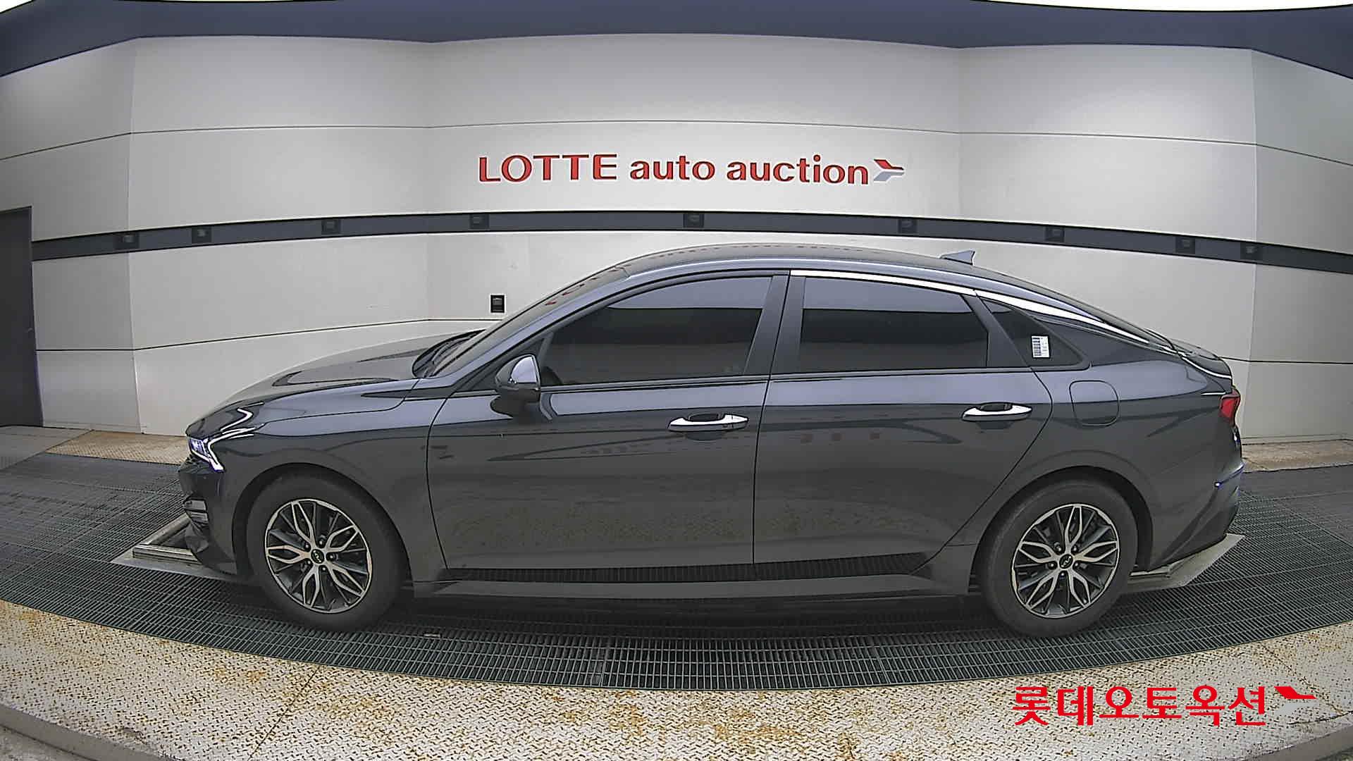 2022 - kia k5
