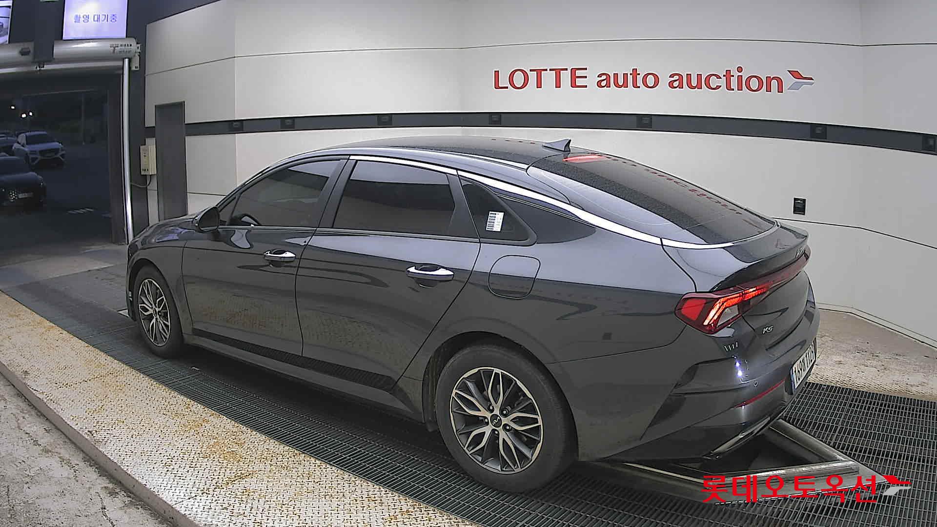2022 - kia k5