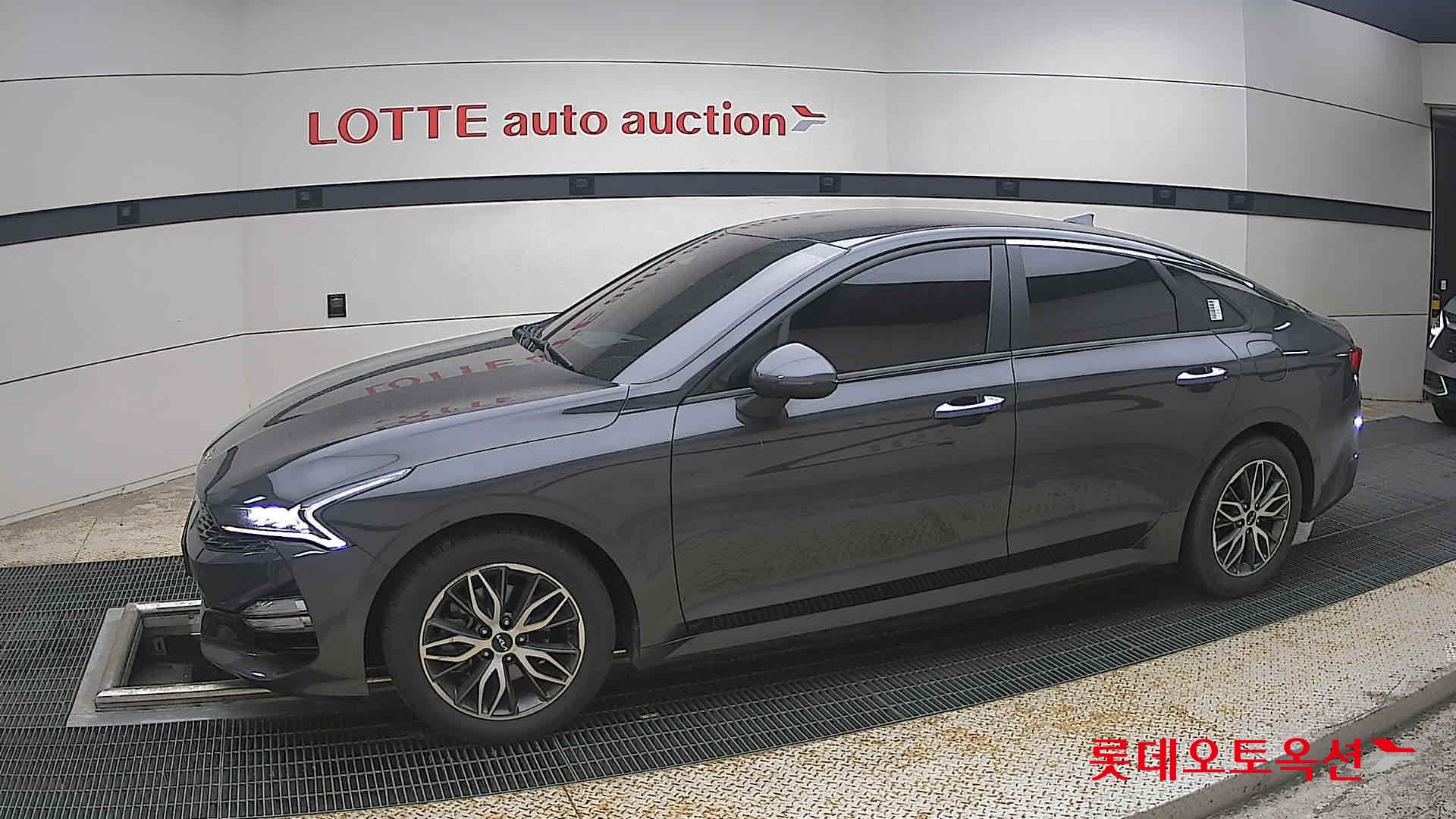 2022 - kia k5