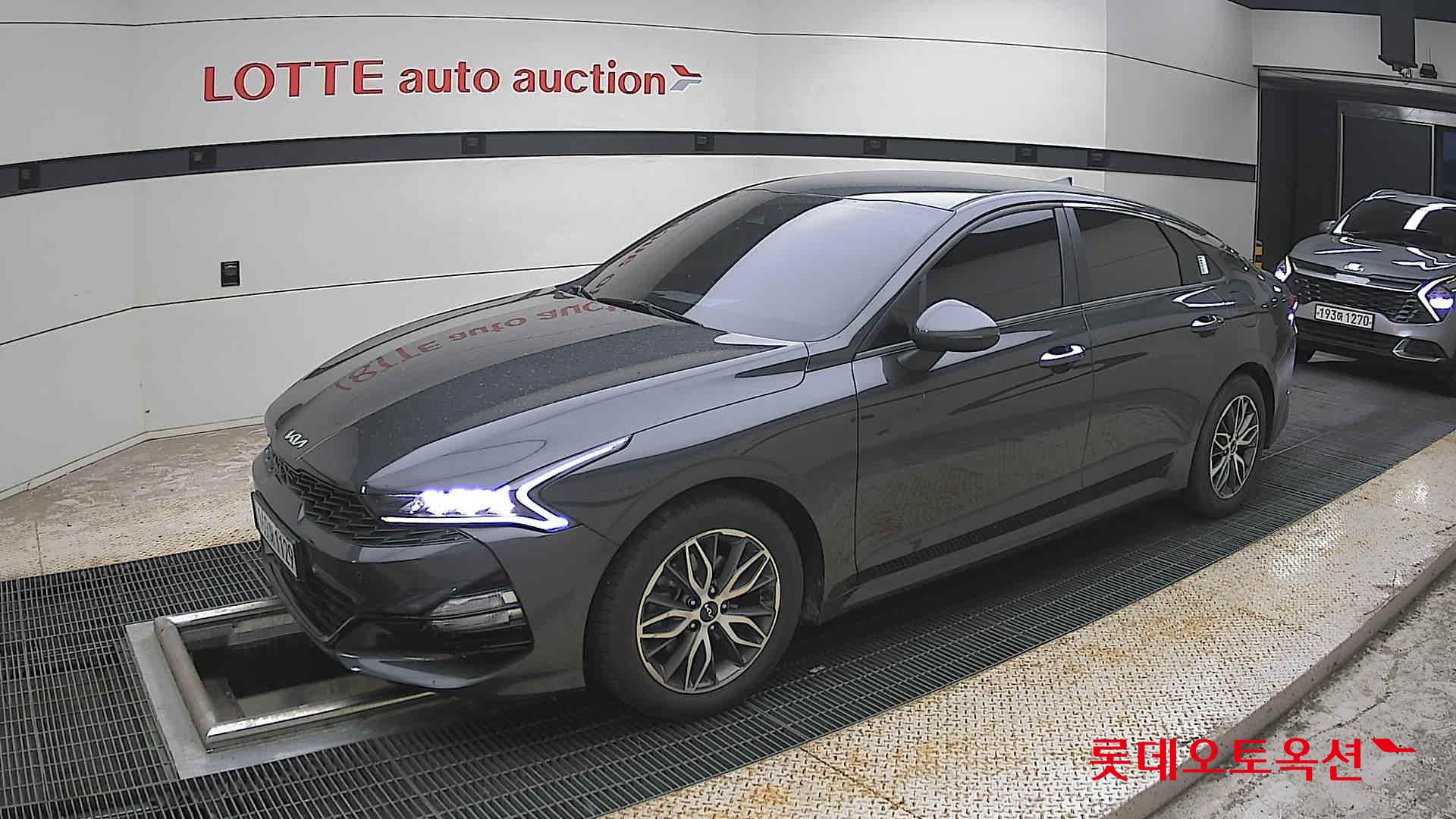 2022 - kia k5