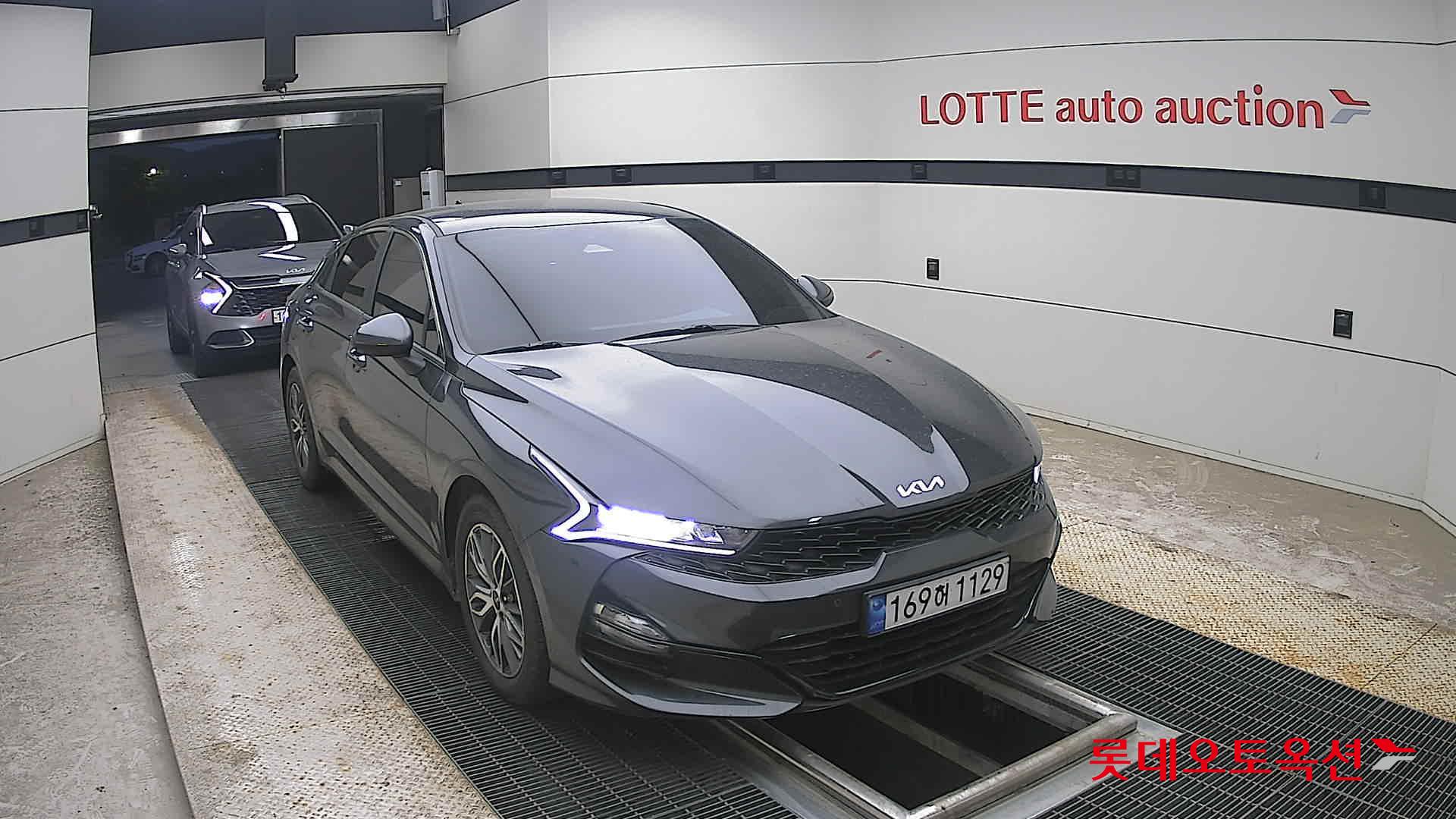 2022 - kia k5