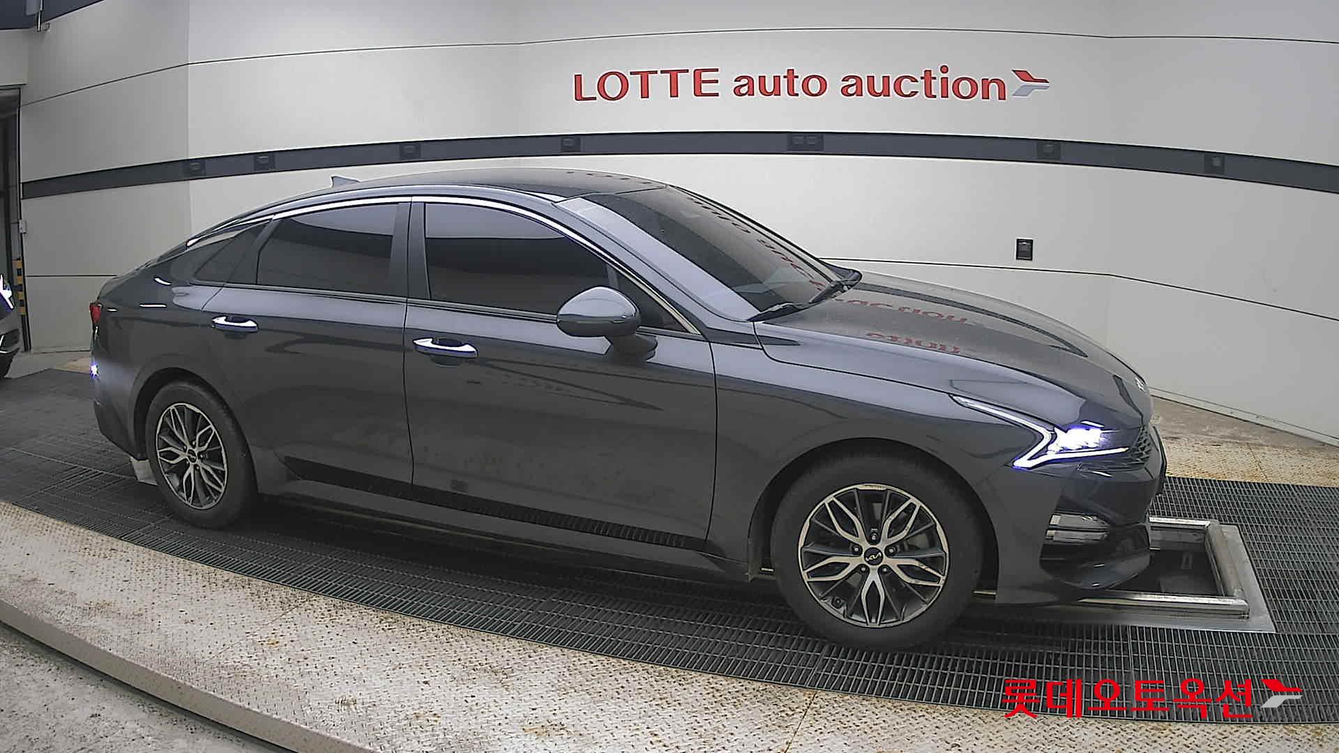 2022 - kia k5