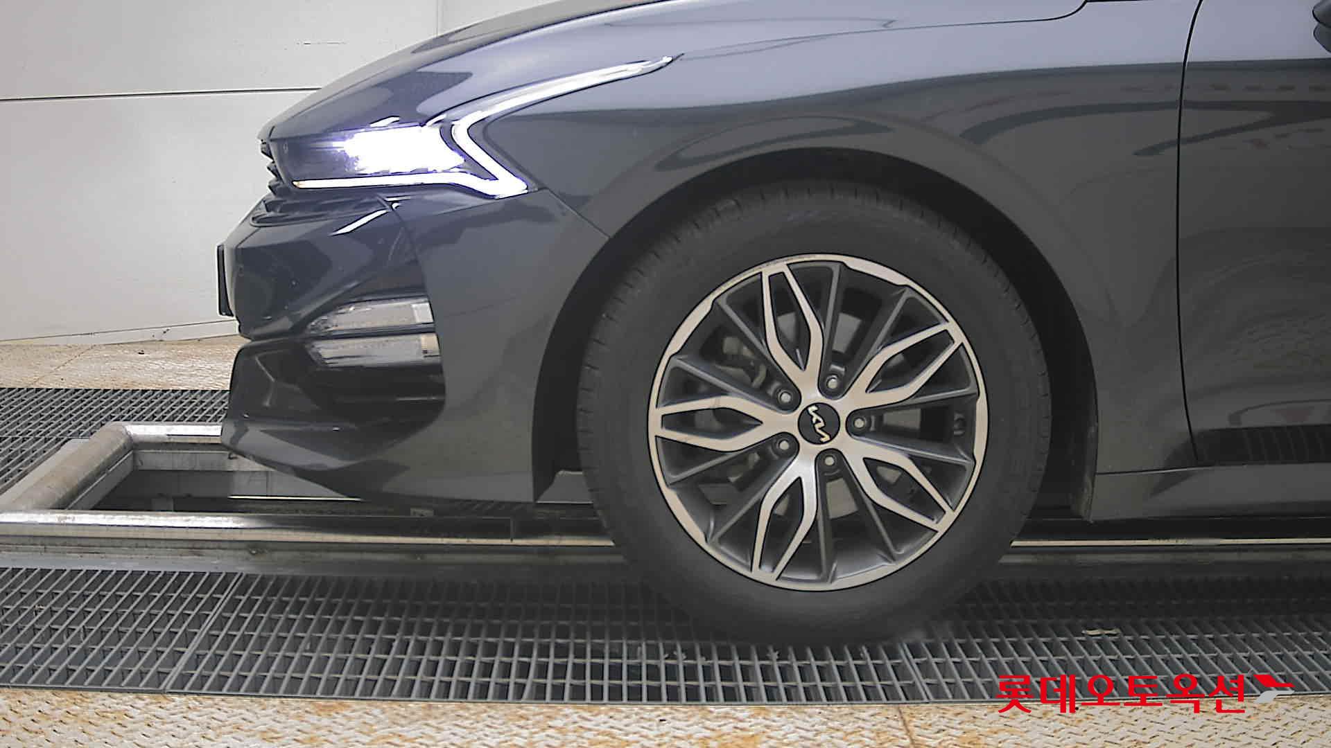 2022 - kia k5