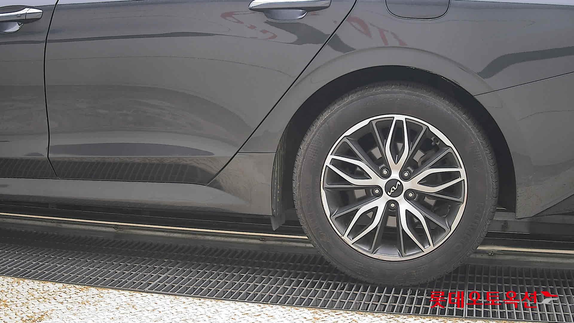 2022 - kia k5