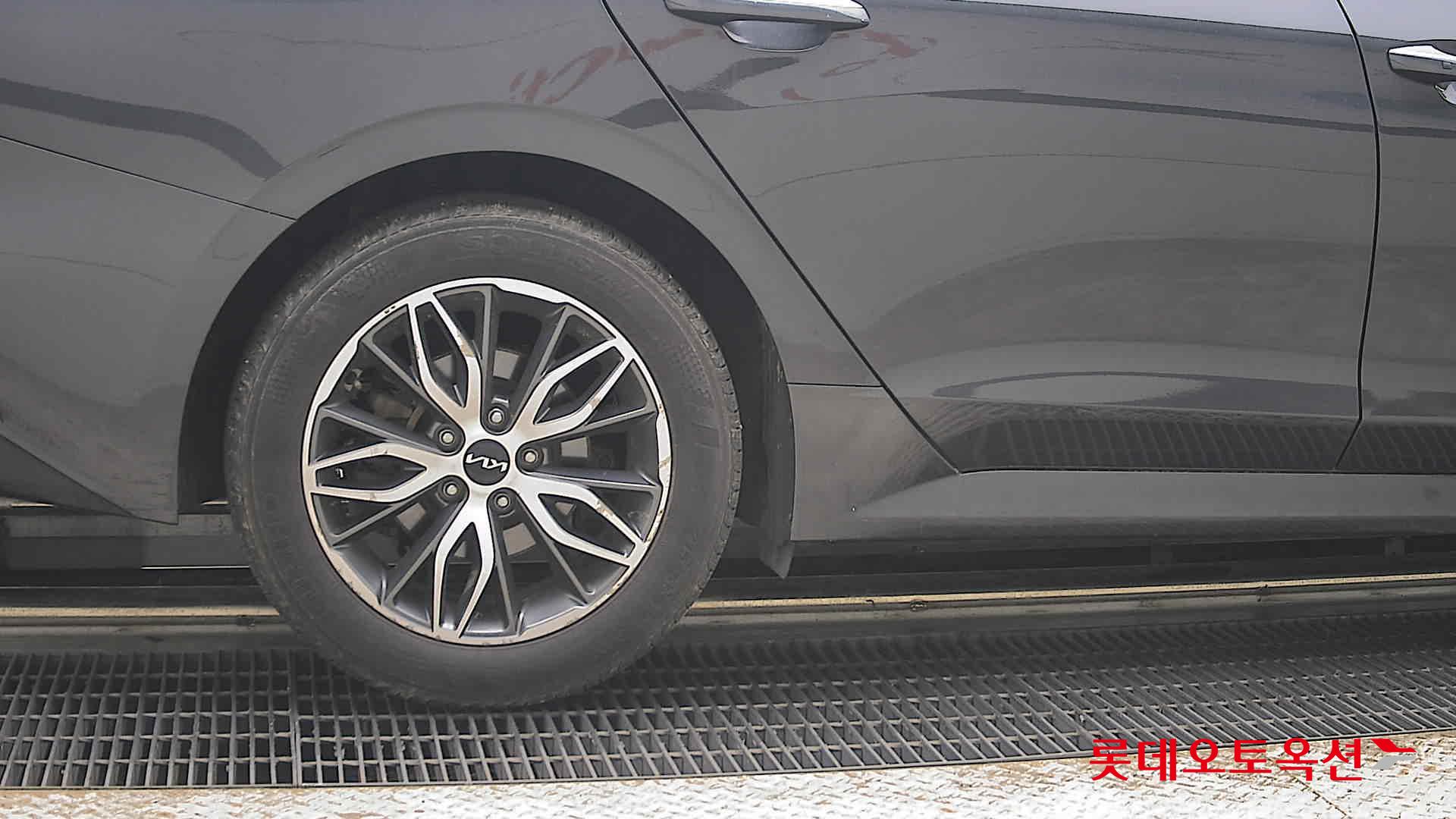 2022 - kia k5