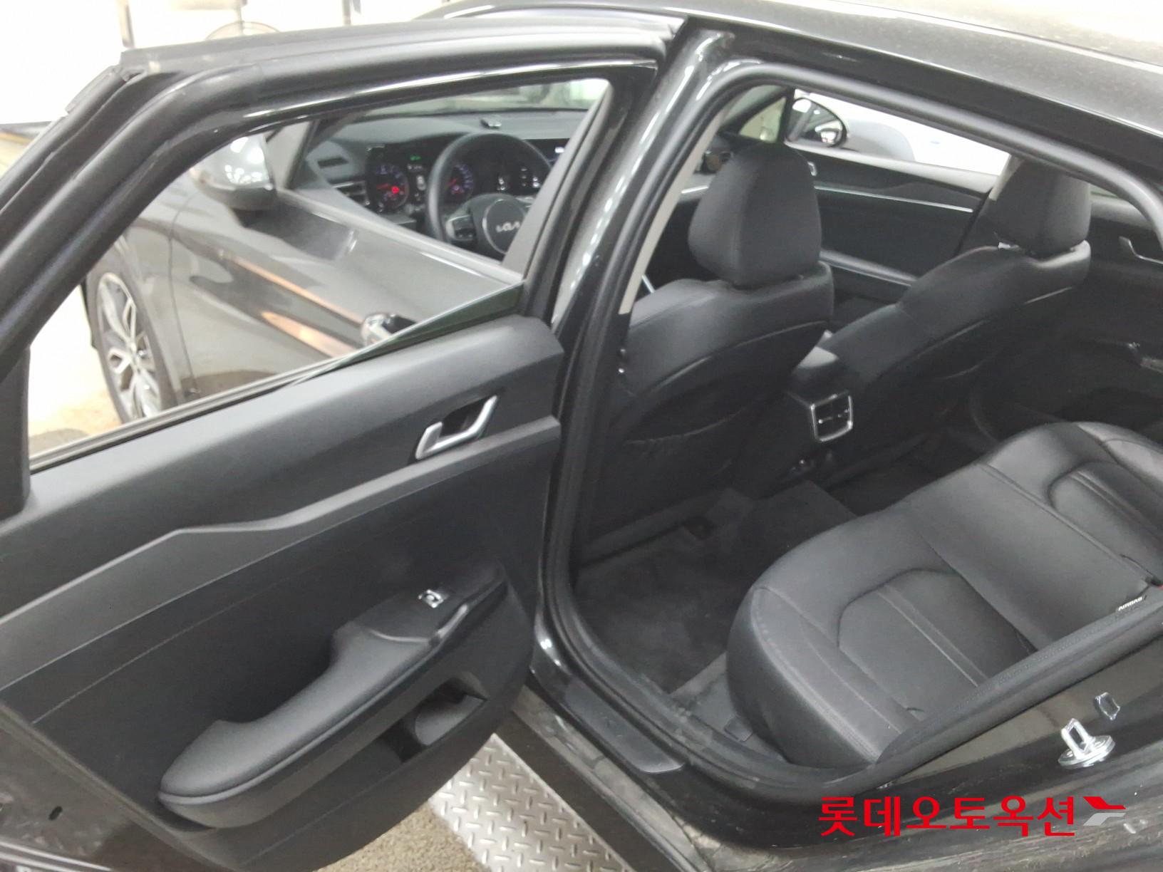 2022 - kia k5