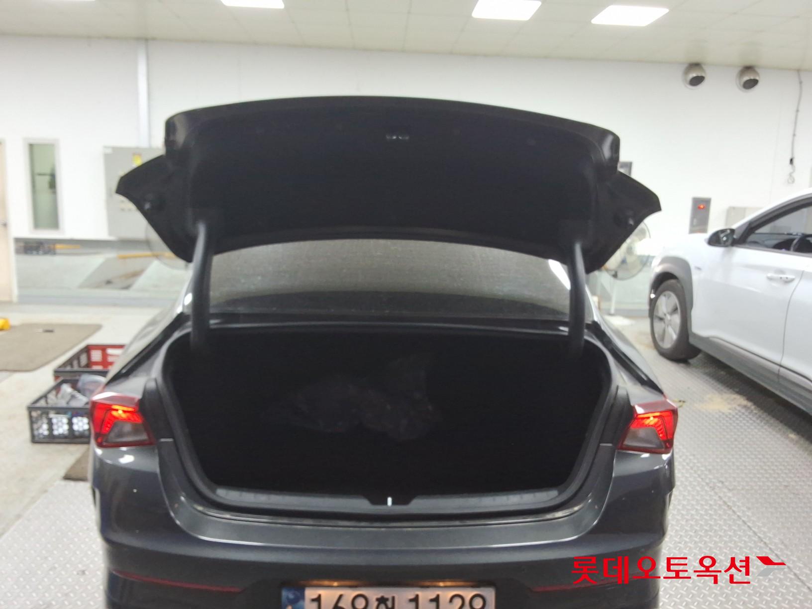 2022 - kia k5