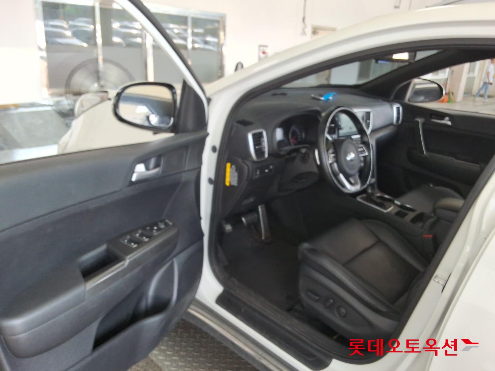 2020 - kia sportage