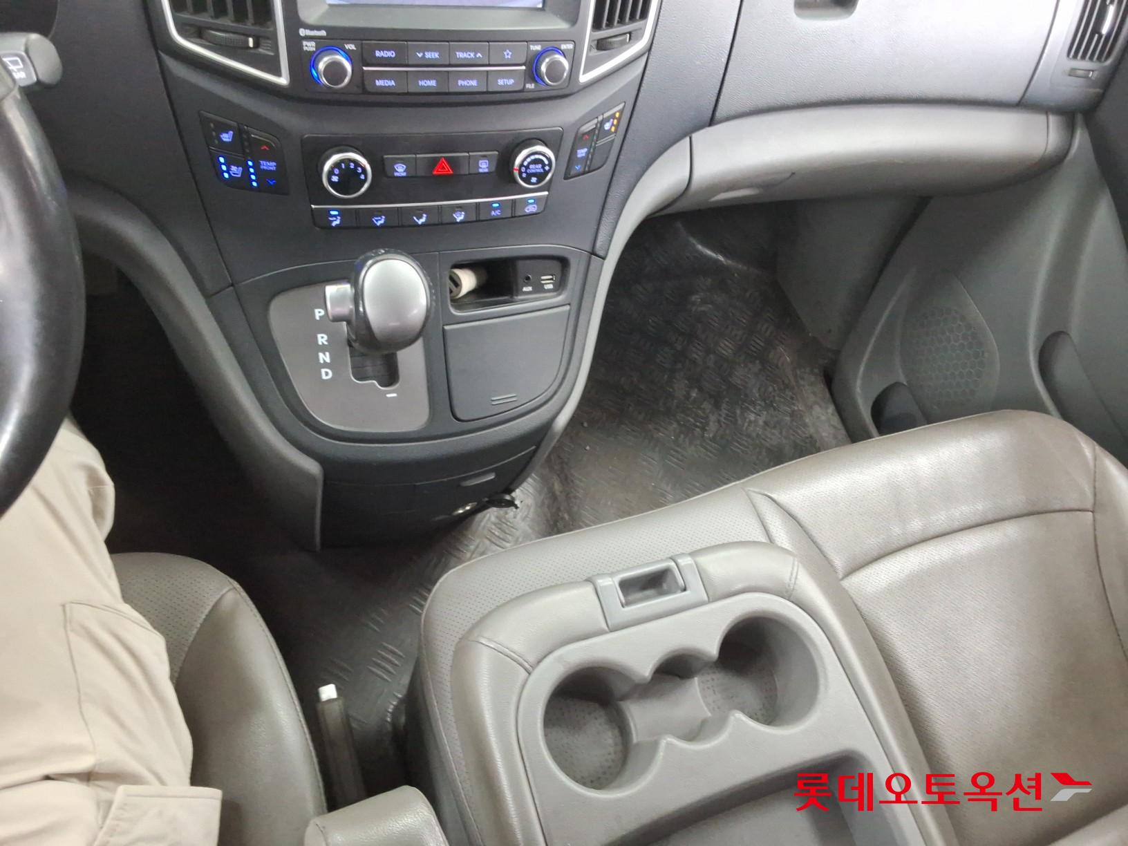 2020 - hyundai grand starex