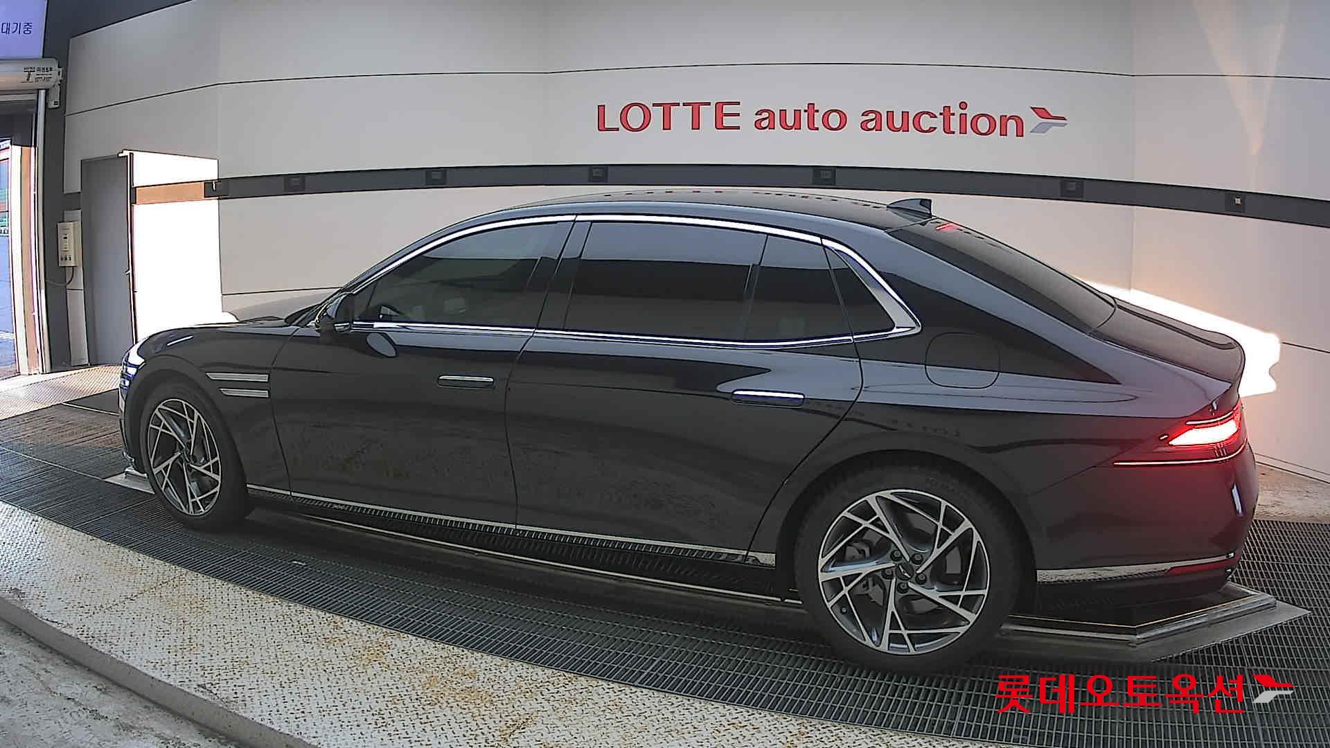2024 - genesis g90