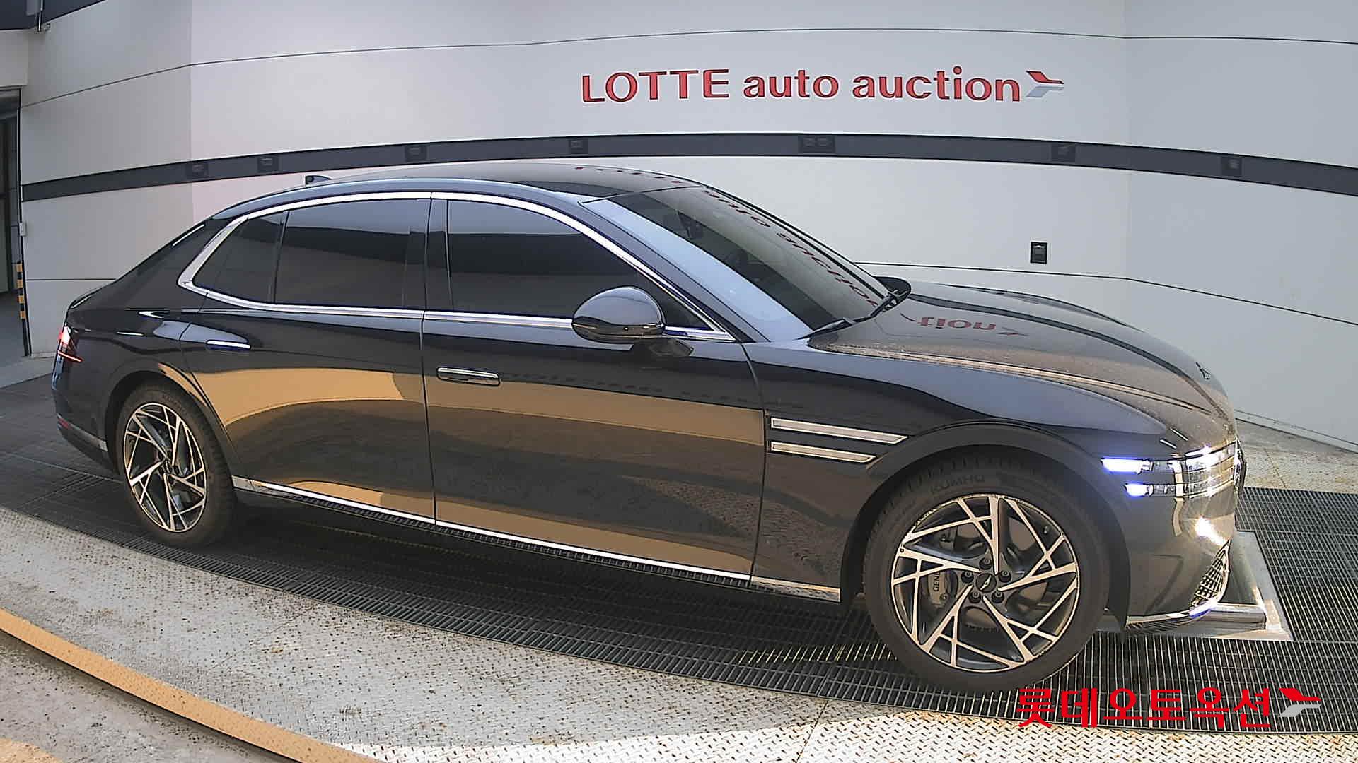 2024 - genesis g90