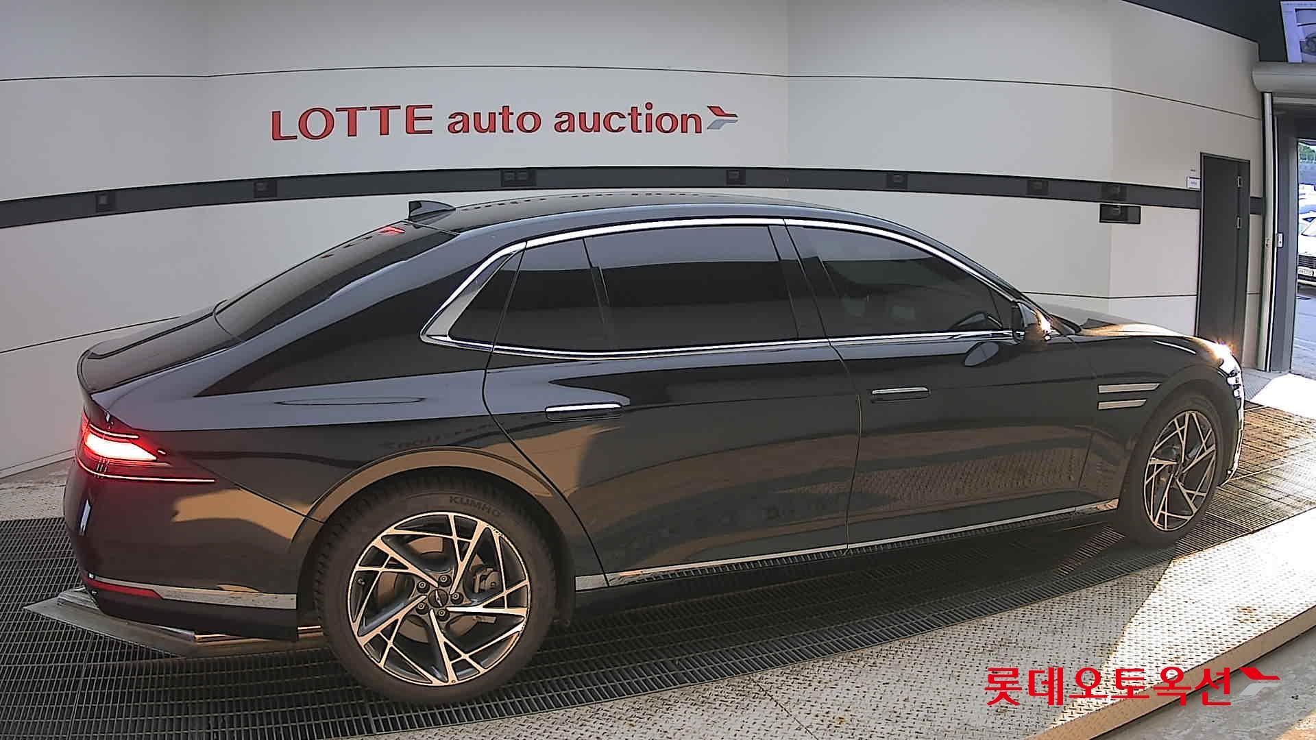 2024 - genesis g90