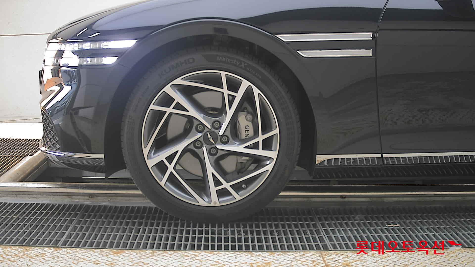 2024 - genesis g90