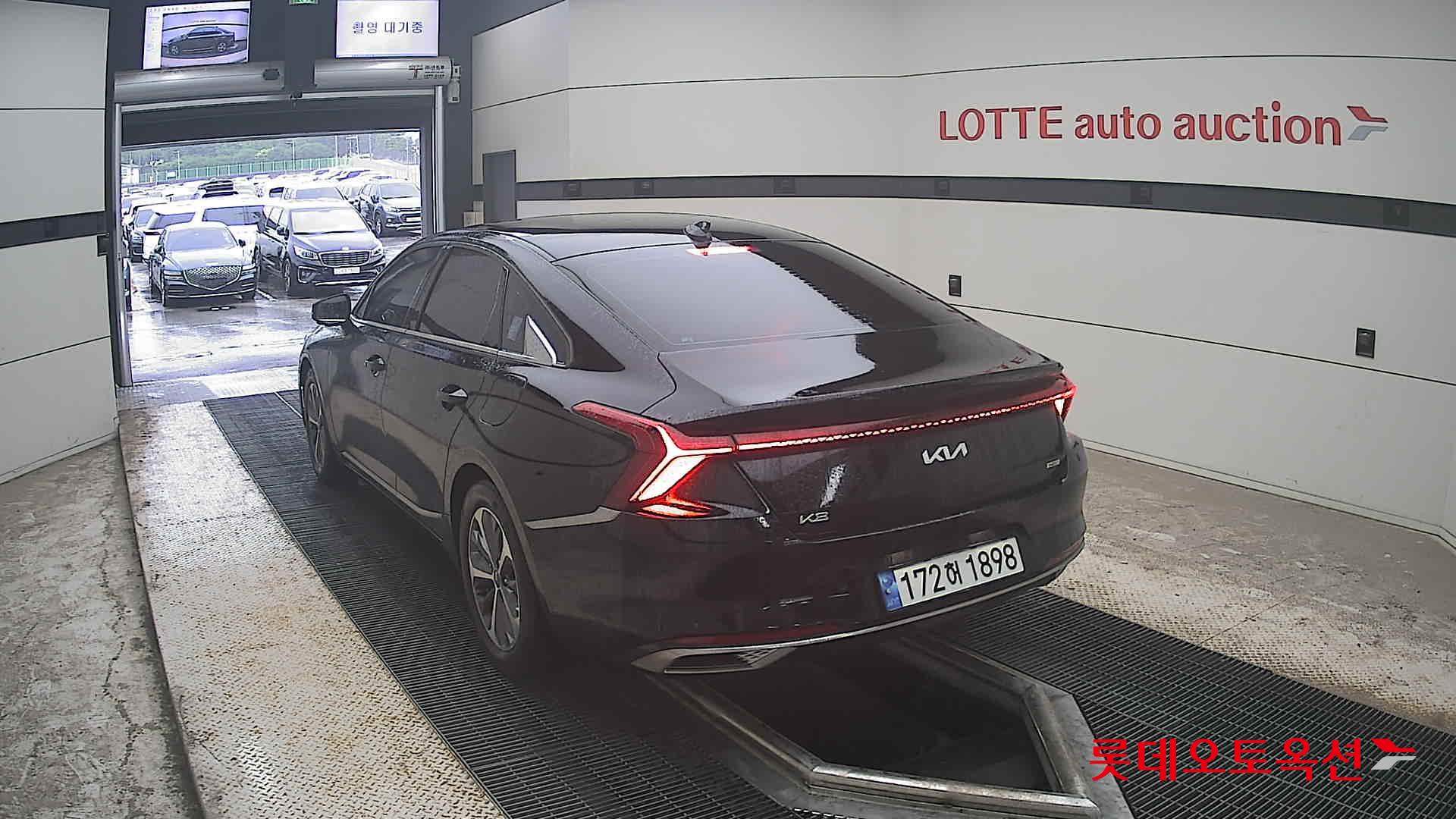 2023 - kia k8