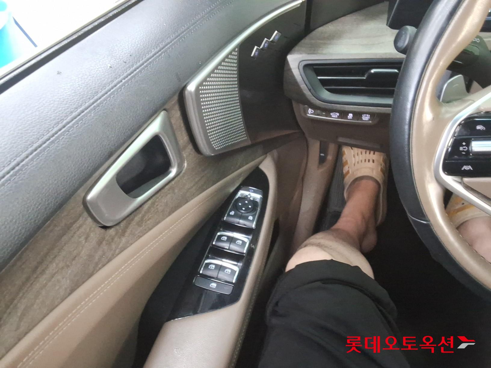 2023 - kia k8