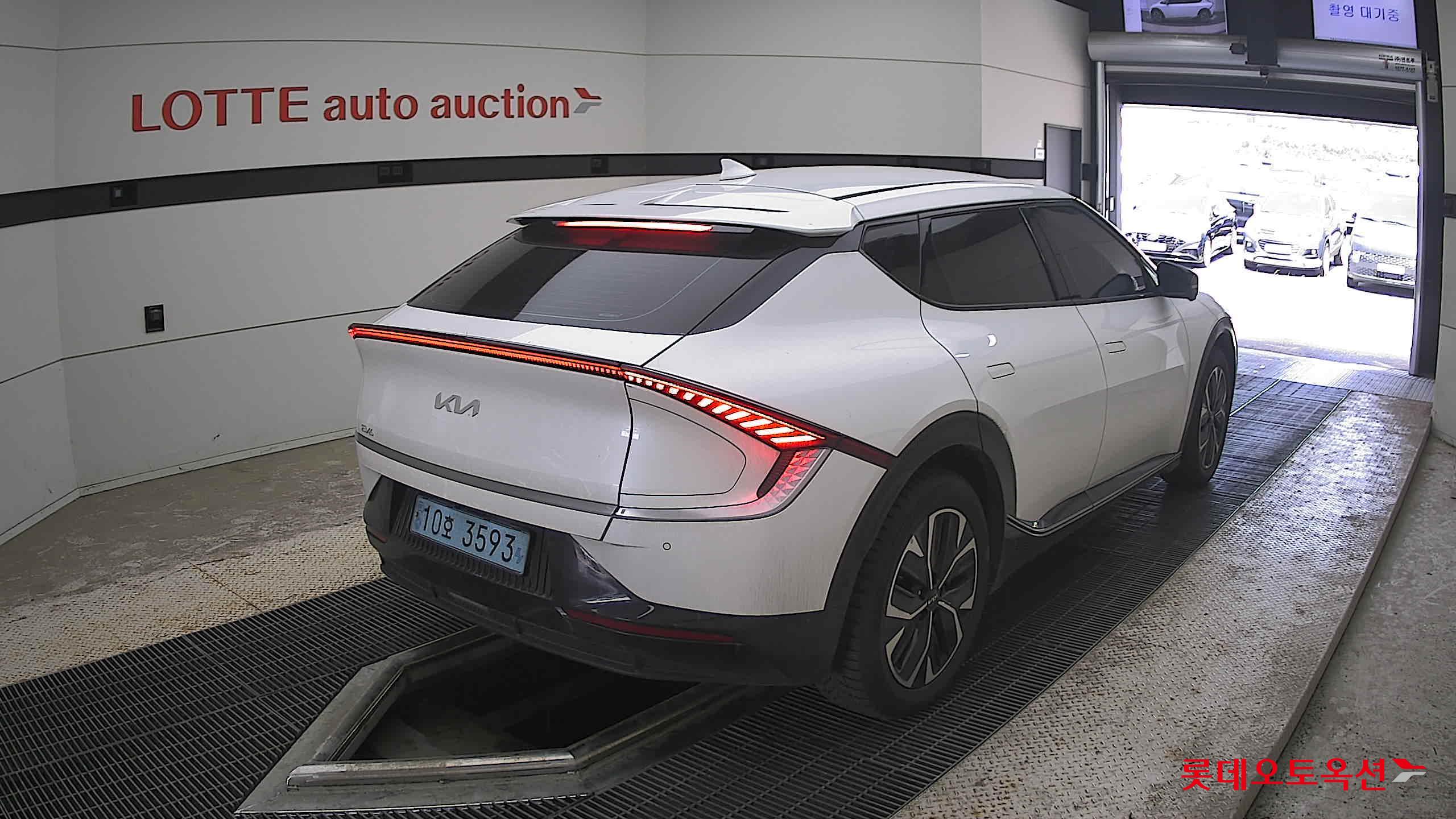 2022 - kia ev6