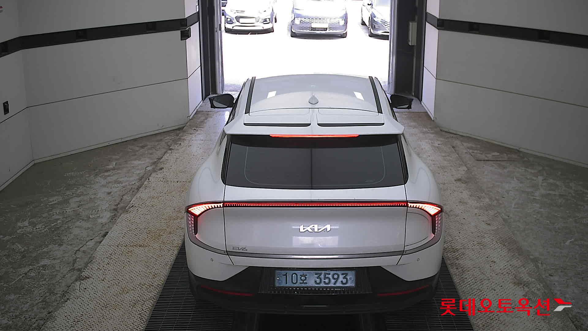 2022 - kia ev6