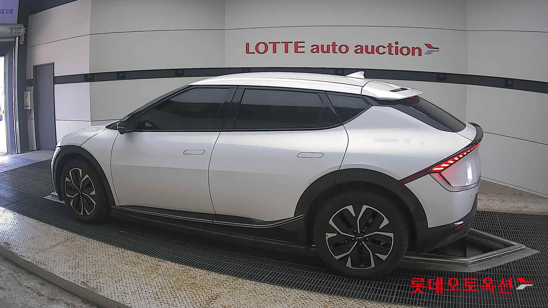 2022 - kia ev6