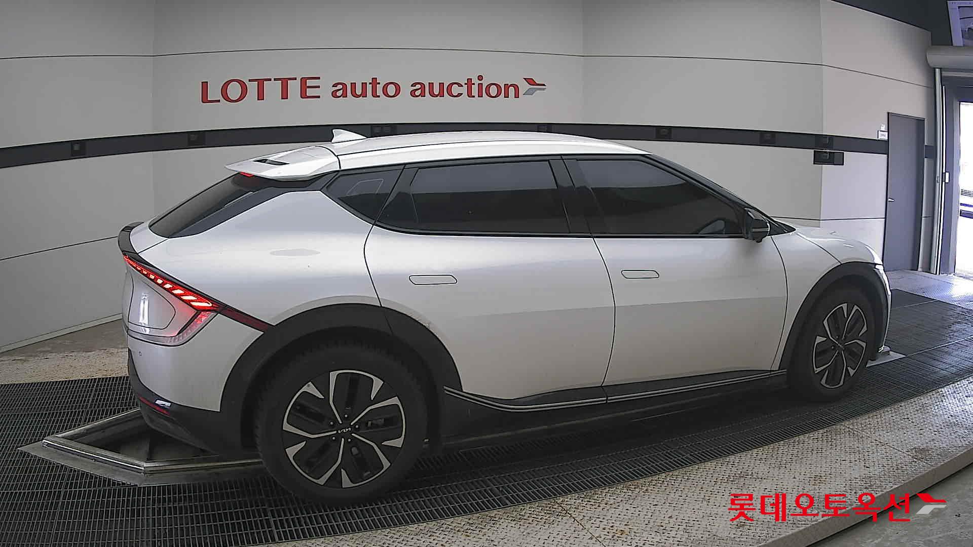 2022 - kia ev6
