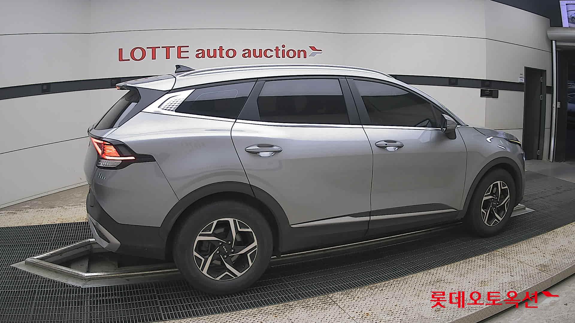 2022 - kia sportage